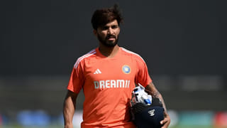 IND vs PAK: 6 ಸಿಕ್ಸ್ ಹೊಡೆಯುವುದಿರಲಿ, ಖಾತೆಯನ್ನೂ ತೆರೆಯದ ಸೈಮ್ ಅಯೂಬ್; ವಿಡಿಯೋ ನೋಡಿ