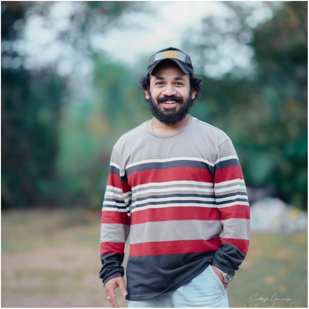 ‘ಕಾಂತಾರ: ಚಾಪ್ಟರ್ 1’ ಶೂಟ್ ಪೂರ್ಣಗೊಳಿಸಿದ ಬಳಿಕ ಮದುವೆ ಒಂದಕ್ಕೆ ರಾಕೇಶ್ ತೆರಳಿದ್ದರು. ಈ ವೇಳೆ ಅವರು ಭರ್ಜರಿಯಾಗಿ ಸ್ಟೆಪ್ ಹಾಕಿದ್ದರು. ಈ ವೇಳೆ ಅವರಿಗೆ ಹೃದಯಾಘಾತ ಆಗಿ ನಿಧನ ಹೊಂದಿದರು.