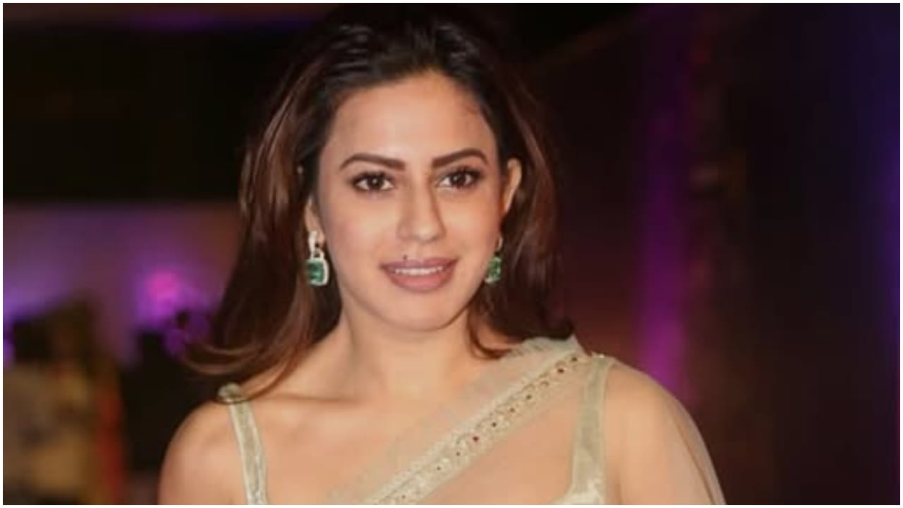 ಅಕ್ರಮ ಚಿನ್ನ ಸಾಗಣೆ ಕೇಸ್: ನಟಿ ರನ್ಯಾ ರಾವ್ಗೆ 102.55 ಕೋಟಿ ರೂಪಾಯಿ ದಂಡ ಅಕ್ರಮ ಚಿನ್ನ ಸಾಗಣೆ ಕೇಸ್: ನಟಿ ರನ್ಯಾ ರಾವ್ಗೆ 102.55 ಕೋಟಿ ರೂಪಾಯಿ ದಂಡ