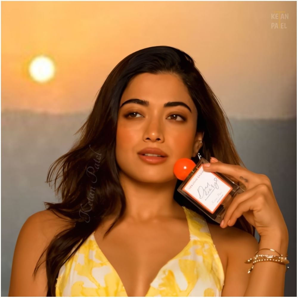 ರಶ್ಮಿಕಾ ಮಂದಣ್ಣ ಅವರು ಸಿನಿಮಾ ಕೆಲಸಗಳಲ್ಲಿ ಬ್ಯುಸಿ ಇದ್ದಾರೆ. ಇತ್ತೀಚೆಗೆ ರಿಲೀಸ್ ಆದ ಅವರ ಸಿನಿಮಾಗಳು ಯಶಸ್ಸು ಕಂಡಿವೆ. ರಶ್ಮಿಕಾ ಅವರು ತಮ್ಮದೇ ಆದ ಪರ್ಫ್ಯೂಮ್ ಬಿಸ್ನೆಸ್ ಕೂಡ ಆರಂಭಿಸಿದ್ದಾರೆ ಅನ್ನೋದು ವಿಶೇಷ.