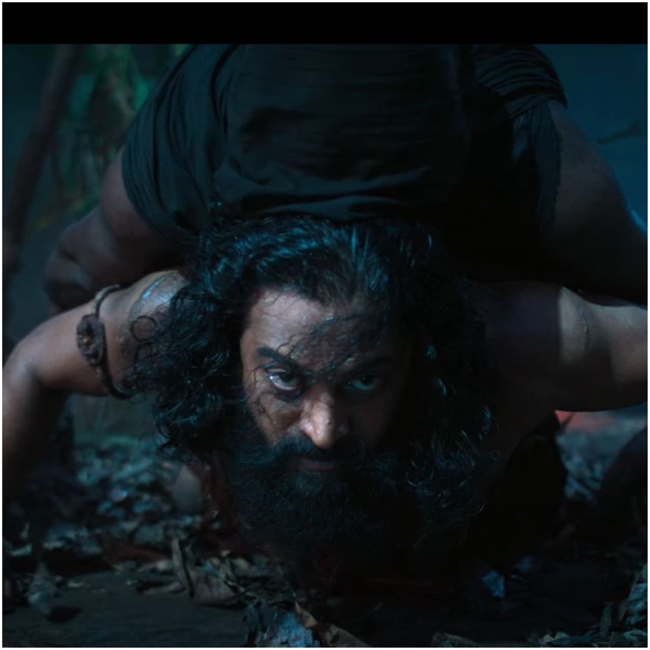 ಬಹುನಿರೀಕ್ಷಿತ ‘ಕಾಂತಾರ: ಚಾಪ್ಟರ್ 1’ ಸಿನಿಮಾದ ಟ್ರೇಲರ್ ರಿಲೀಸ್ ಆಗಿದೆ. ಈ ಟ್ರೇಲರ್ನಲ್ಲಿ ಹಲವು ವಿಚಾರಗಳನ್ನು ಹೇಳುವ ಪ್ರಯತ್ನವನ್ನು ರಿಷಬ್ ಶೆಟ್ಟಿ ಅವರು ಮಾಡಿದ್ದಾರೆ. ಈ ಸಿನಿಮಾದಲ್ಲಿ ಹಲವು ಪಾತ್ರಗಳು ಬಂದು ಹೋಗಿವೆ.