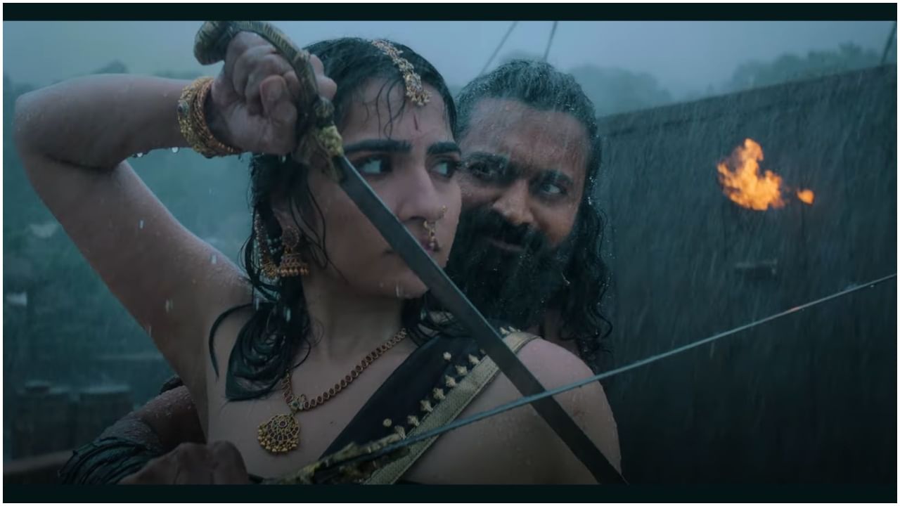 ಟ್ರೇಲರ್​ನಲ್ಲಿ ರುಕ್ಮಿಣಿ ವಸಂತ್ ಅವರು ವಾರಿಯರ್ ಆಗಿಯೂ ಕಾಣಿಸಿಕೊಂಡಿದ್ದಾರೆ ಎನ್ನಬುದು. ಅವರು ಯುದ್ಧ ಭೂಮಿಗೆ ಇಳಿದು ಹೋರಾಡುತ್ತಾರೆ. ಅವರು ಆ್ಯಕ್ಷನ್ ದೃಶ್ಯಗಳ ಮೂಲಕ ಗಮನ ಸೆಳೆಯುವ ಸೂಚನೆಯನ್ನು ನೀಡಲಾಗಿದೆ.