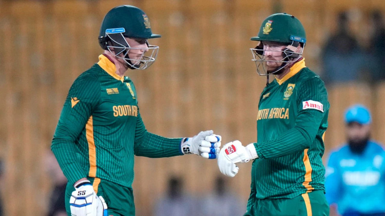 ಟೀಂ ಇಂಡಿಯಾ ಏಕದಿನ ಕ್ರಿಕೆಟ್‌ನಲ್ಲಿ 7 ಬಾರಿ 400+ ರನ್ ಗಳಿಸಿದೆ. ಏಕದಿನ ಕ್ರಿಕೆಟ್‌ನಲ್ಲಿ ಅತಿ ಹೆಚ್ಚು ಬಾರಿ 400+ ರನ್ ಗಳಿಸಿದ ವಿಶ್ವ ದಾಖಲೆ ದಕ್ಷಿಣ ಆಫ್ರಿಕಾ ಹೆಸರಿನಲ್ಲಿದೆ. ಆಫ್ರಿಕಾ ಒಟ್ಟು 8 ಬಾರಿ ಈ ಸಾಧನೆ ಮಾಡಿದೆ. ಇಂಗ್ಲೆಂಡ್ ತಂಡವು ಏಕದಿನ ಕ್ರಿಕೆಟ್‌ನಲ್ಲಿ ಇನ್ನೂ ಎರಡು ಬಾರಿ 400+ ರನ್ ಗಳಿಸಿದರೆ, ಅದು ಆಫ್ರಿಕಾದ ದಾಖಲೆಯನ್ನು ಸುಲಭವಾಗಿ ಮುರಿಯುತ್ತದೆ.