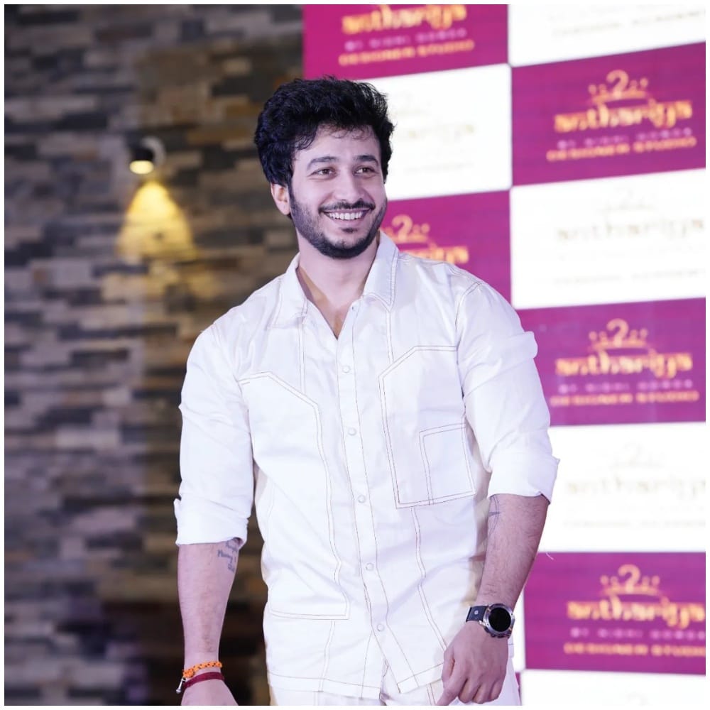 ಗೌತಮಿ ಜಾಧವ್ ಅವರು ‘ಸತ್ಯ’ ಸೀರಿಯಲ್ ಮಾಡಿದ್ದರು. ಅವರು ಕಳೆದ ಬಾರಿ ಬಿಗ್ ಬಾಸ್ಗೆ ಬಂದು ಗಮನ ಸೆಳೆದಿದ್ದರು. ಇದೇ ಧಾರಾವಾಹಿಯಲ್ಲಿ ಸಾಗರ್ ಬಿಳಿಗೌಡ ಅವರು ಹೀರೋ ಆಗಿ ಕಾಣಿಸಿಕೊಂಡಿದ್ದರು.