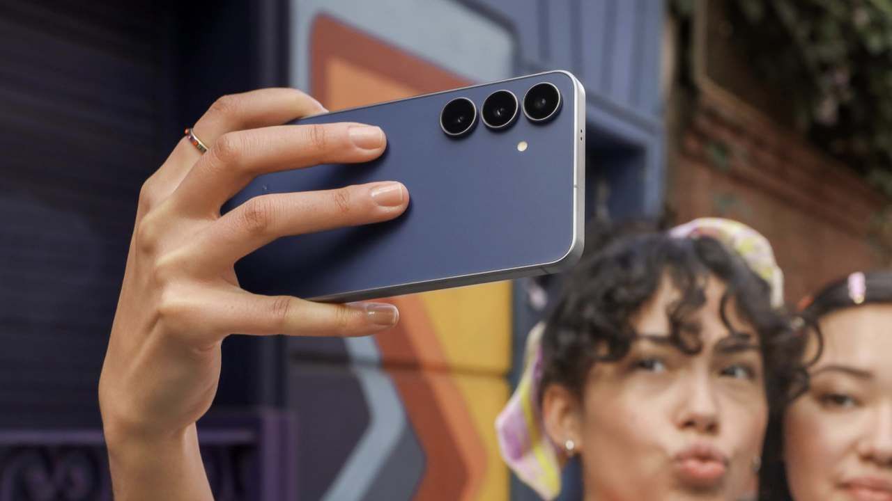 Samsung Galaxy S25 FE: ಬೆಂಕಿ ಕ್ಯಾಮೆರಾ, ಶಕ್ತಿಶಾಲಿ ಫೀಚರ್ಸ್: ಭಾರತದಲ್ಲಿ ಸ್ಯಾಮ್ಸಂಗ್ ಗ್ಯಾಲಕ್ಸಿ S25 FE ಬೆಲೆ ಘೋಷಣೆ