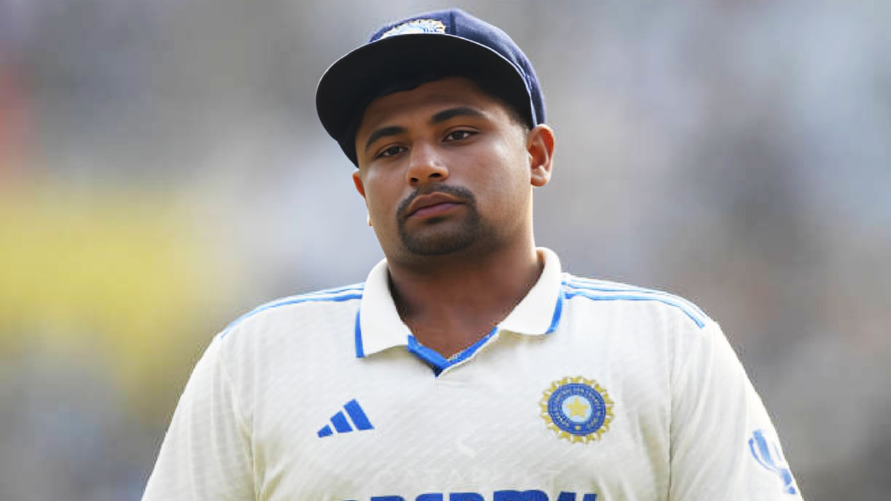 ಟೀಮ್ ಇಂಡಿಯಾ ಆಟಗಾರ ಸರ್ಫರಾಝ್ ಖಾನ್ (Sarfaraz Khan) ಇತ್ತೀಚೆಗೆ ನಡೆದ ಬುಚ್ಚಿ ಬಾಬು ಟೂರ್ನಿಯಲ್ಲಿ ಮುಂಬೈ ಪರ ಬ್ಯಾಕ್ ಟು ಬ್ಯಾಕ್ ಶತಕ ಸಿಡಿಸಿ ಮಿಂಚಿದ್ದರು. ಈ ಶತಕದಬ್ಬರೊಂದಿಗೆ  ದುಲೀಪ್ ಟ್ರೋಫಿಗೆ ಸಜ್ಜಾಗಿದ್ದ ಸರ್ಫರಾಝ್ ಖಾನ್​ಗೆ ಆಘಾತ ಎದುರಾಗಿದೆ.