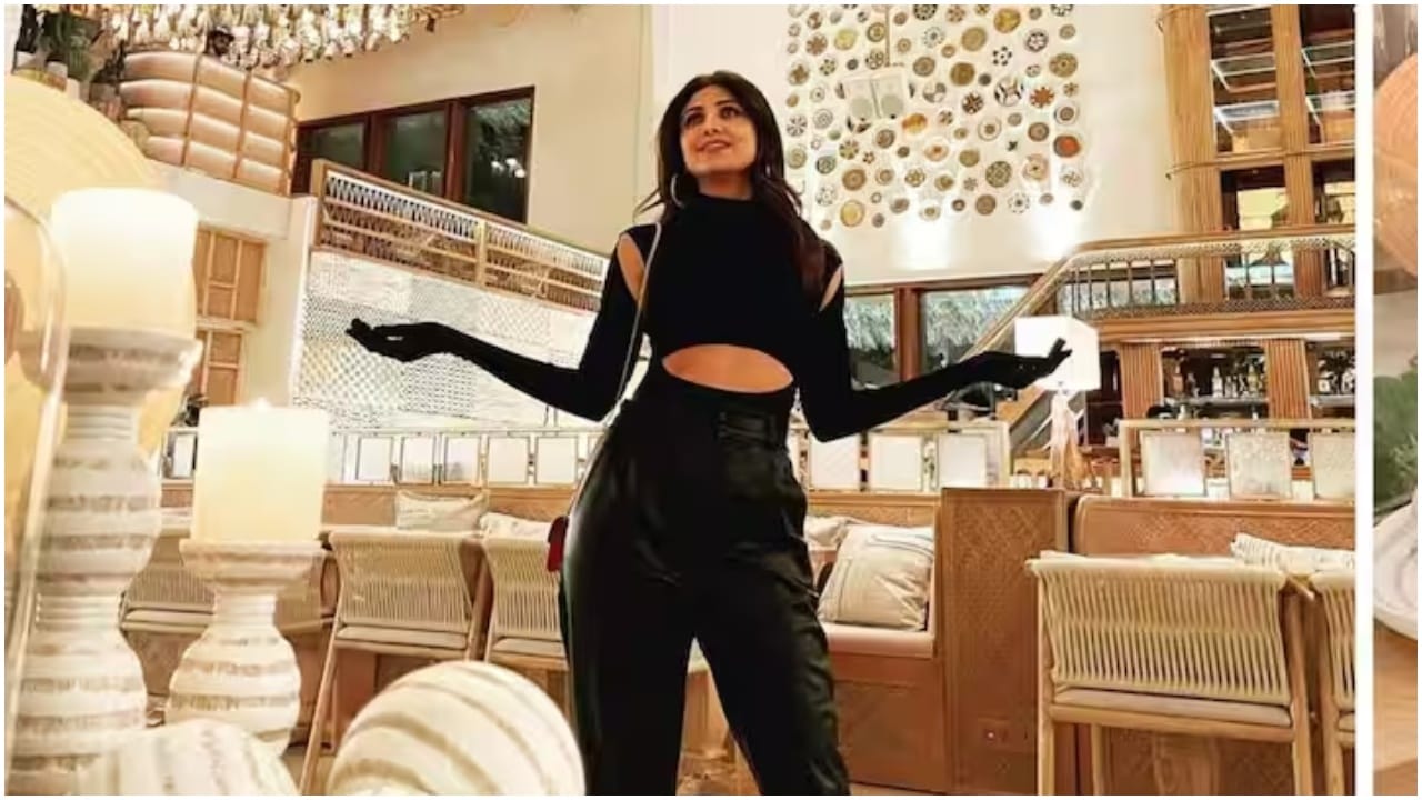 ಪ್ರತಿಷ್ಠೆಯ ಪ್ರತೀಕವಾಗಿದ್ದ ತಮ್ಮ ರೆಸ್ಟೋರೆಂಟ್ಗೆ ಬೀಗ ಹಾಕಿದ ಶಿಲ್ಪಾ ಶೆಟ್ಟಿ; ವಂಚನೆ ಕೇಸ್ ಕಾರಣ? ಪ್ರತಿಷ್ಠೆಯ ಪ್ರತೀಕವಾಗಿದ್ದ ತಮ್ಮ ರೆಸ್ಟೋರೆಂಟ್ಗೆ ಬೀಗ ಹಾಕಿದ ಶಿಲ್ಪಾ ಶೆಟ್ಟಿ; ವಂಚನೆ ಕೇಸ್ ಕಾರಣ?