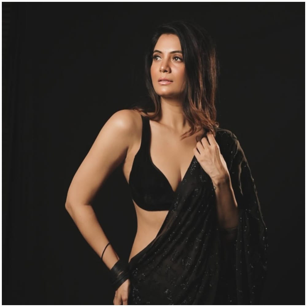 ಸದ್ಯ ಸಾಮಾಜಿಕ ಕೆಲಸ ಹಾಗೂ ಸಿನಿಮಾ ನಿರ್ಮಾಣದ ಕಡೆ ಗಮನ ಹರಿಸುತ್ತಿದ್ದಾರೆ. ಅವರ ನಿರ್ಮಾಣದ ‘ಮರ್ಯಾದೆ ಪ್ರಶ್ನೆ’ ಸಿನಿಮಾ ಎಲ್ಲರ ಗಮನ ಸೆಳೆಯಿತು. ಅವರು ಈಗ ತಮ್ಮ ಕೆಲಸಗಳಿಗೆ ಬ್ರೇಕ್ ಕೊಟ್ಟು ದೊಡ್ಮನೆಗೆ ಬರುತ್ತಾರೆ ಎನ್ನಲಾಗಿದೆ.