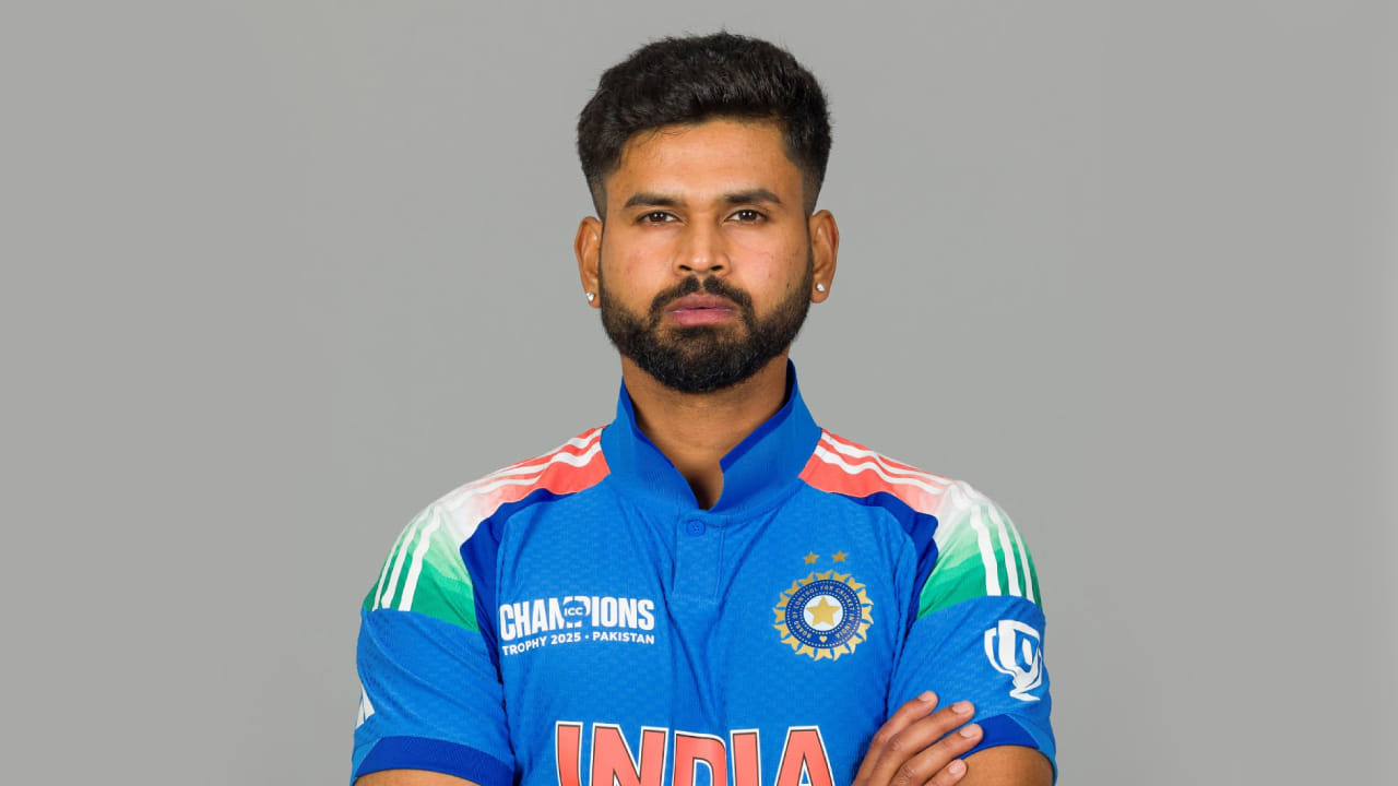 ಶ್ರೇಯಸ್ ಅಯ್ಯರ್: ಚಾಂಪಿಯನ್ಸ್ ಟ್ರೋಫಿ ಟೂರ್ನಿಯಲ್ಲಿ ಭಾರತದ ಪರ ಮಧ್ಯಮ ಕ್ರಮಾಂಕದಲ್ಲಿ ಉತ್ತಮ ಪ್ರದರ್ಶನ ನೀಡಿದ್ದ ಶ್ರೇಯಸ್ ಅಯ್ಯರ್ ಕೂಡ ಏಷ್ಯಾಕಪ್​ ತಂಡದಲ್ಲಿ ಸ್ಥಾನ ಪಡೆಯುವ ನಿರೀಕ್ಷೆಯಲ್ಲಿದ್ದರು. ಆದರೆ 15 ಸದಸ್ಯರುಗಳ ತಂಡದಲ್ಲಿ ಅವರಿಗೆ ಸ್ಥಾನ ಲಭಿಸಿಲ್ಲ.