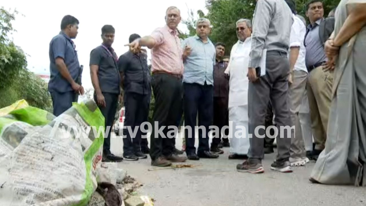 ಅತಿಹೆಚ್ಚು ತೆರಿಗೆ ಸಂಗ್ರಹ ಆಗುವ ಮಹದೇವಪುರ ಕ್ಷೇತ್ರದಲ್ಲಿ ರಸ್ತೆಗುಂಡಿಗಳ ಕಾಟ ಹೆಚ್ಚಾಗಿರೋ ಬಗ್ಗೆ ಟಿವಿ9 ಜೊತೆ ಮಹದೇವಪುರ ಶಾಸಕಿ ಮಂಜುಳಾ ಲಿಂಬಾವಳಿ ಅಳಲು ತೋಡಿಕೊಂಡರು. ನಮ್ಮ ಕ್ಷೇತ್ರದಿಂದ ಅತಿಹೆಚ್ಚು ತೆರಿಗೆ ಸಂಗ್ರಹ ಆಗುತ್ತೆ, ಆದರೆ ಈ ಭಾಗದಲ್ಲಿ ರಸ್ತೆಗುಂಡಿಗಳ ಸಮಸ್ಯೆ ಹೆಚ್ಚಿದೆ ಅಂತಾ ಐಟಿ ಉದ್ಯೋಗಿಗಳು, ಸಾರ್ವಜನಿಕರಿಂದ ಸಾಲು ಸಾಲು ದೂರು ಬರ್ತಿದೆ, ಈ ಬಗ್ಗೆ ಸರ್ಕಾರಕ್ಕೆ ವರದಿ ಸಲ್ಲಿಸಿ ಗುಂಡಿಗಳನ್ನ ಮುಚ್ಚಿಸಲು ಮನವಿ ಮಾಡ್ತೀನಿ ಎಂದರು.