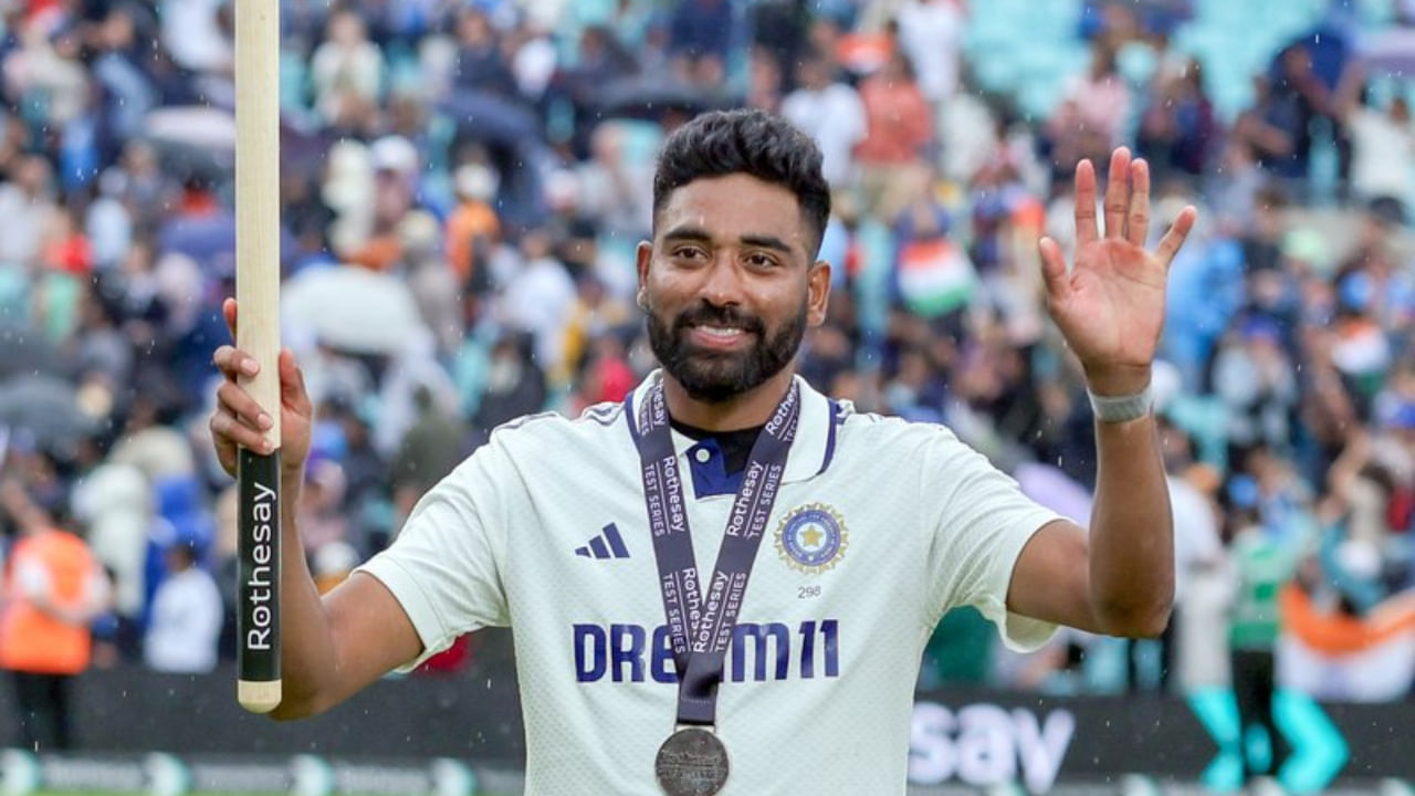 ಟೀಂ ಇಂಡಿಯಾ ಇಂಗ್ಲೆಂಡ್ ಪ್ರವಾಸದಲ್ಲಿ ಟೆಸ್ಟ್ ಸರಣಿಯನ್ನು ಡ್ರಾ ಮಾಡಿಕೊಳ್ಳುವಲ್ಲಿ ಮೊಹಮ್ಮದ್ ಸಿರಾಜ್ ಪಾತ್ರ ಪ್ರಮುಖವಾಗಿತ್ತು. ಈ ಪ್ರವಾಸದಲ್ಲಿ ಆಡಿದ 5 ಟೆಸ್ಟ್‌ಗಳ 9 ಇನ್ನಿಂಗ್ಸ್‌ಗಳಲ್ಲಿ ಅವರು ಅತಿ ಹೆಚ್ಚು 23 ವಿಕೆಟ್‌ಗಳನ್ನು ಕಬಳಿಸಿದರು. ಹಾಗೆಯೇ ಎರಡು ಬಾರಿ 5 ವಿಕೆಟ್‌ಗಳು ಮತ್ತು ಒಮ್ಮೆ 4 ವಿಕೆಟ್‌ಗಳನ್ನು ಕಬಳಿಸಿದ ಸಾಧನೆ ಮಾಡಿದರು. ಒಟ್ಟಾರೆ 32.43 ರ ಸರಾಸರಿಯಲ್ಲಿ 23 ವಿಕೆಟ್‌ಗಳನ್ನು ಉರುಳಿಸಿದರು.