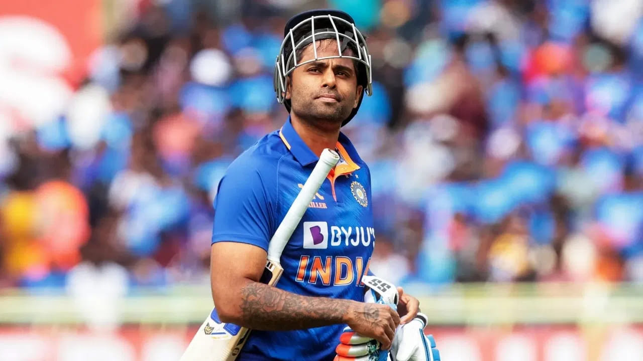 ಇನ್ನು ಪಾಕಿಸ್ತಾನ್ ವಿರುದ್ಧದ ಪಂದ್ಯಗಳಲ್ಲಿ ಸೂರ್ಯಕುಮಾರ್ ಯಾದವ್ ಬ್ಯಾಟ್ ನಿಂದ ಮೂಡಿಬಂದ ಸಿಕ್ಸರ್ ಗಳ ಸಂಖ್ಯೆ ಕೇವಲ ಒಂದು. ಹಾಗೆಯೇ 5 ಇನಿಂಗ್ಸ್ ಗಳಲ್ಲಿ ಕೇವಲ 7 ಫೋರ್ ಗಳನ್ನು ಮಾತ್ರ ಬಾರಿಸಲು ಯಶಸ್ವಿಯಾಗಿದ್ದಾರೆ.