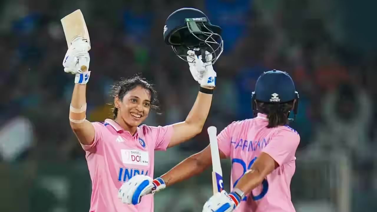 ಈ ಸಿಡಿಲಬ್ಬರದ ಸೆಂಚುರಿಯೊಂದಿಗೆ ಸ್ಮೃತಿ ಮಂಧಾನ ಮಹಿಳಾ ಏಕದಿನ ಕ್ರಿಕೆಟ್​ನಲ್ಲಿ ಅತ್ಯಧಿಕ ಶತಕ ಬಾರಿಸಿದ ಆರಂಭಿಕ ಆಟಗಾರ್ತಿ ಎಂಬ ವಿಶ್ವ ದಾಖಲೆಯನ್ನು ತಮ್ಮದಾಗಿಸಿಕೊಂಡಿದ್ದಾರೆ. ಇದಕ್ಕೂ ಮುನ್ನ ಈ ದಾಖಲೆ ನ್ಯೂಝಿಲೆಂಡ್​ನ ಸುಝಿ ಬೆಟ್ಸ್ ಹಾಗೂ ಇಂಗ್ಲೆಂಡ್​ನ ಟ್ಯಾಮಿ ಬ್ಯೂಮೆಂಟ್ ಹೆಸರಿನಲ್ಲಿತ್ತು. ಈ ಇಬ್ಬರು ಆರಂಭಿಕರಾಗಿ ಕಣಕ್ಕಿಳಿದು ತಲಾ 12 ಶತಕ ಸಿಡಿಸಿ ಈ ದಾಖಲೆ ನಿರ್ಮಿಸಿದ್ದರು.