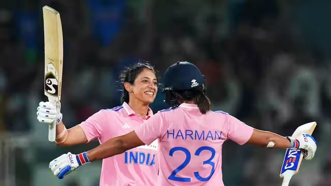 ಇನ್ನು ಈ ಪಂದ್ಯದಲ್ಲಿ ಸ್ಮೃತಿ ಮಂಧಾನ ಕೇವಲ 23 ಎಸೆತಗಳಲ್ಲಿ ಅರ್ಧಶತಕ ಪೂರೈಸಿದ್ದರು. ಹಾಗೆಯೇ ಶತಕ ಸಿಡಿಸಲು ತೆಗೆದುಕೊಂಡಿದ್ದು ಕೇವಲ 50 ಎಸೆತಗಳನ್ನು ಮಾತ್ರ. ಈ ಮೂಲಕ ಭಾರತದ ಪರ ಮಹಿಳಾ ಏಕದಿನ ಕ್ರಿಕೆಟ್​ನಲ್ಲಿ ಅತೀ ವೇಗದ ಅರ್ಧಶತಕ ಹಾಗೂ ಶತಕ ಸಿಡಿಸಿದ ದಾಖಲೆ ನಿರ್ಮಿಸಿದ್ದಾರೆ. ಒಟ್ಟಿನಲ್ಲಿ ಒಂದು ಸ್ಫೋಟಕ ಶತಕದೊಂದಿಗೆ ಸ್ಮೃತಿ ಮಂಧಾನ ದಾಖಲೆಗಳ ಮೇಲೆ ದಾಖಲೆ ನಿರ್ಮಿಸಿರುವುದು ವಿಶೇಷ.