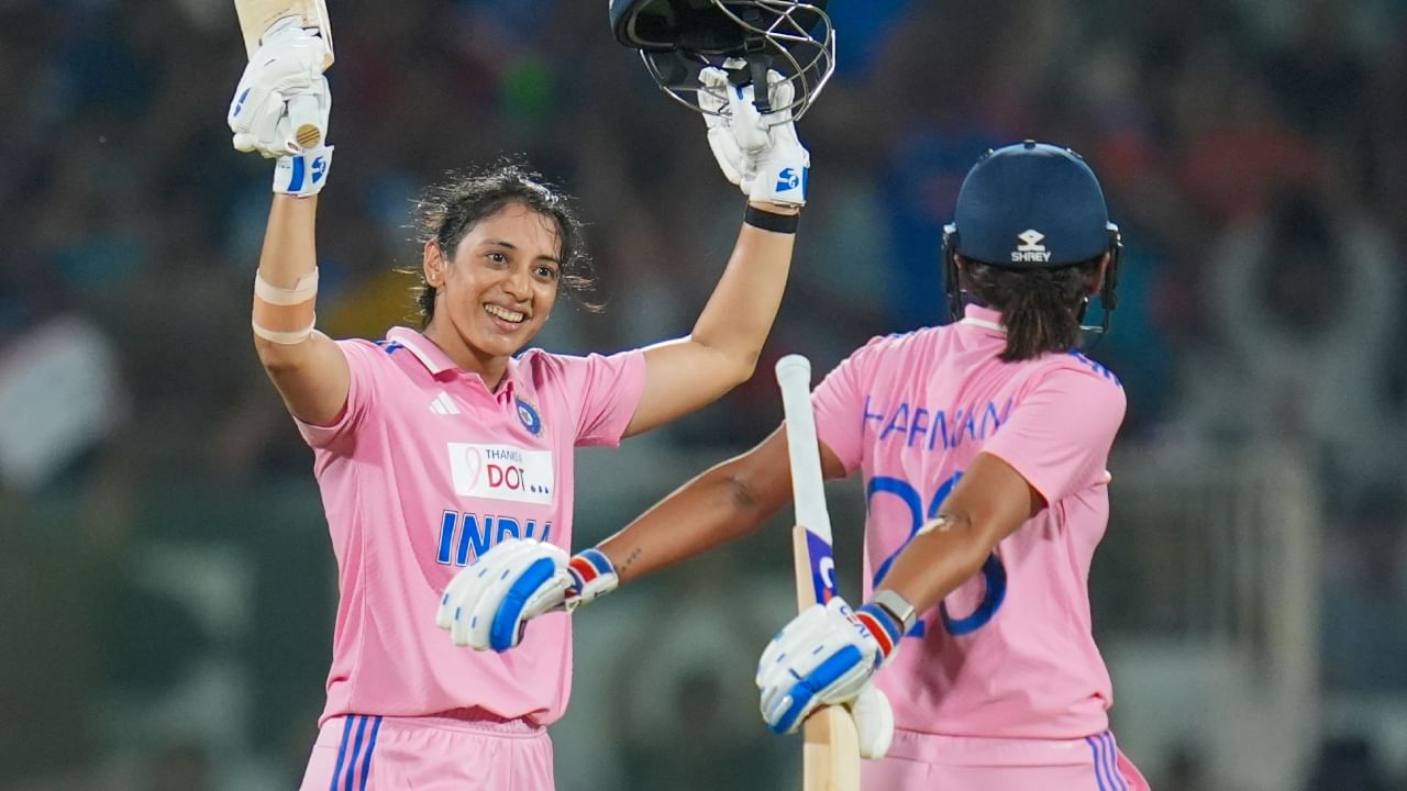 ಆಸ್ಟ್ರೇಲಿಯಾ ವನಿತಾ ತಂಡವ ವಿರುದ್ಧ ನಡೆದಿದ್ದ ಮೂರು ಪಂದ್ಯಗಳ ಏಕದಿನ ಸರಣಿಯಲ್ಲಿ ಅತ್ಯದ್ಭುತ ಪ್ರದರ್ಶನ ನೀಡಿದ್ದ ಸ್ಮೃತಿ ಮಂದಾನ ಸತತ ಎರಡು ಪಂದ್ಯಗಳಲ್ಲಿ ಶತಕದ ಇನ್ನಿಂಗ್ಸ್ ಆಡಿದ್ದರು. ಇದೀಗ ಅದರ ಫಲವಾಗಿ ತಮ್ಮ  ವೃತ್ತಿಜೀವನದ ಅತ್ಯುತ್ತಮ 818 ರೇಟಿಂಗ್ ಪಾಯಿಂಟ್‌ಗಳನ್ನು ಗಳಿಸುವ ಮೂಲಕ ನಂಬರ್ 1 ಸ್ಥಾನದಲ್ಲಿ ಮುಂದುವರೆದಿದ್ದಾರೆ.