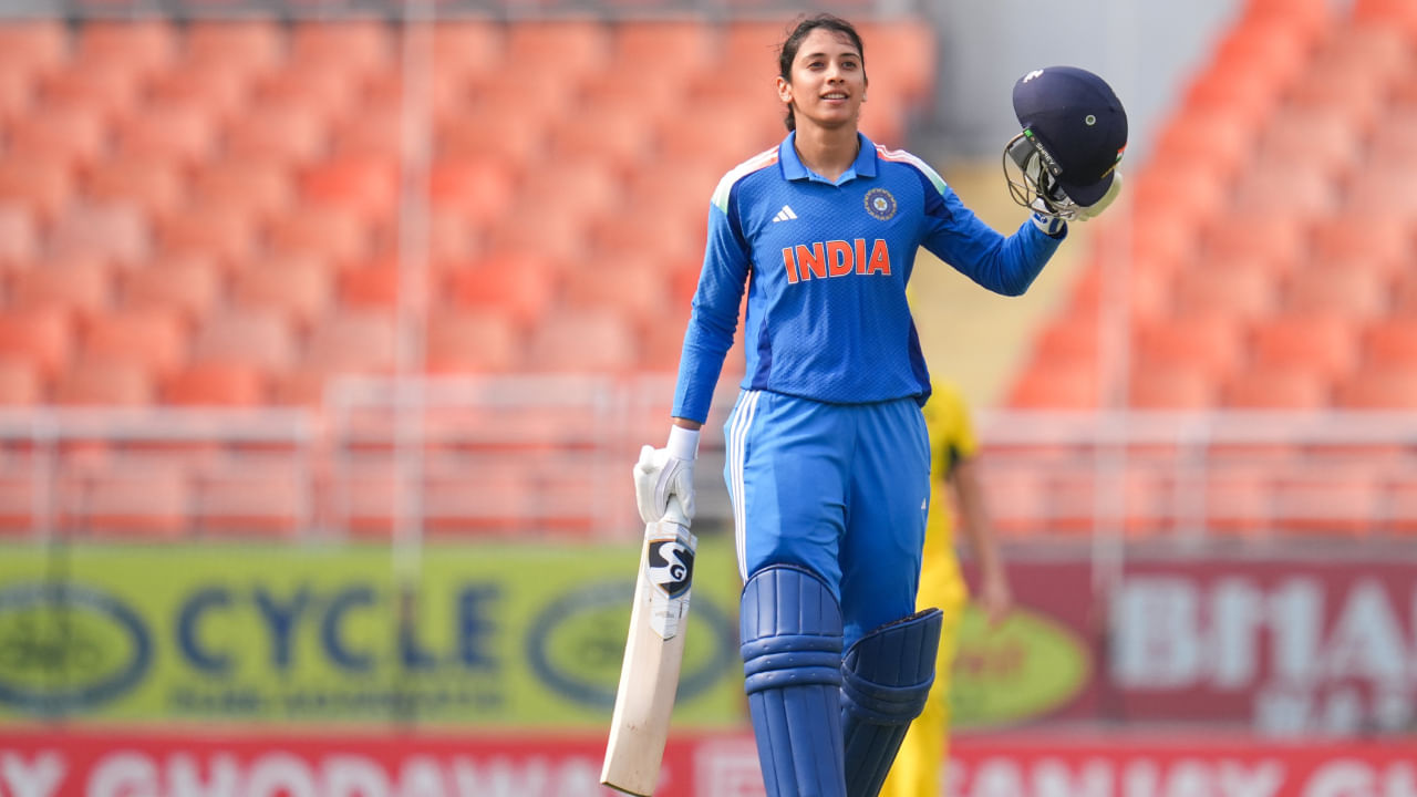 ಇದೀಗ ಆಸ್ಟ್ರೇಲಿಯಾ ವಿರುದ್ಧ ಕೇವಲ 77 ಎಸೆತಗಳಲ್ಲಿ ಈ ಸಾಧನೆ ಮಾಡಿದ್ದಾರೆ. ಈ ಪಟ್ಟಿಯಲ್ಲಿ ಮೂರನೇ ಸ್ಥಾನದಲ್ಲಿರುವ ನಾಯಕಿ ಹರ್ಮನ್ಪ್ರೀತ್ ಕೌರ್ 2024 ರಲ್ಲಿ ಇಂಗ್ಲೆಂಡ್ ವಿರುದ್ಧ 82 ಎಸೆತಗಳಲ್ಲಿ ಶತಕ ಗಳಿಸಿದ್ದರು. ಜೆಮಿಮಾ ರೊಡ್ರಿಗಸ್ ಈ ವರ್ಷದ ಆರಂಭದಲ್ಲಿ ದಕ್ಷಿಣ ಆಫ್ರಿಕಾ ವಿರುದ್ಧ 89 ಎಸೆತಗಳಲ್ಲಿ ಈ ಸಾಧನೆ ಮಾಡಿದ್ದರು.