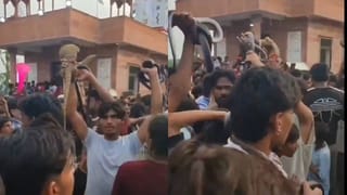 Video: ವ್ಹೀಲ್​ಚೇರ್​ ಮೇಲೆ ಕುಳಿತ ದಿವ್ಯಾಂಗನ ಮೇಲೆ ದರ್ಪ ತೋರಿದ ಜನ, ಲಾಠಿಯಿಂದ ಹಲ್ಲೆ