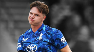 ICC ODI Ranking: ದಿಗ್ಗಜರನ್ನು ಹಿಂದಿಕ್ಕಿ ಅಗ್ರಸ್ಥಾನಕ್ಕೇರಿದ ಜಿಂಬಾಬ್ವೆಯ ಅನುಭವಿ ಆಲ್‌ರೌಂಡರ್