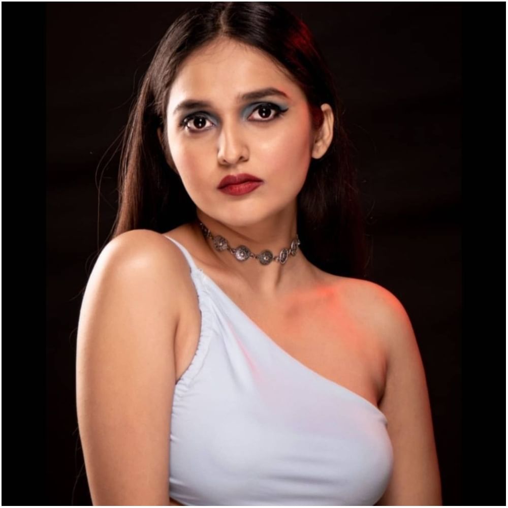 ಸ್ಪಂದನಾ ಸೋಮಣ್ಣ: ಸ್ಪಂದನಾ ಸೋಮಣ್ಣ ಕನ್ನಡ ಮತ್ತು ತೆಲುಗು ಸಿನಿಮಾ ರಂಗದಲ್ಲಿ ಗಮನ ಸೆಳೆದವರು. ‘ನಾನು ನನ್ನ ಕನಸು' ಅವರ ಮೊದಲ ಧಾರಾವಾಹಿ. ತೆಲುಗಿನ ಧಾರಾವಾಹಿಗಳಲ್ಲಿ ನಟಿಸಿದ್ದಾರೆ. ವೆಬ್ ಸೀರಿಸ್​ನಲ್ಲೂ ಕಾಣಿಸಿಕೊಂಡಿದ್ದಾರೆ.