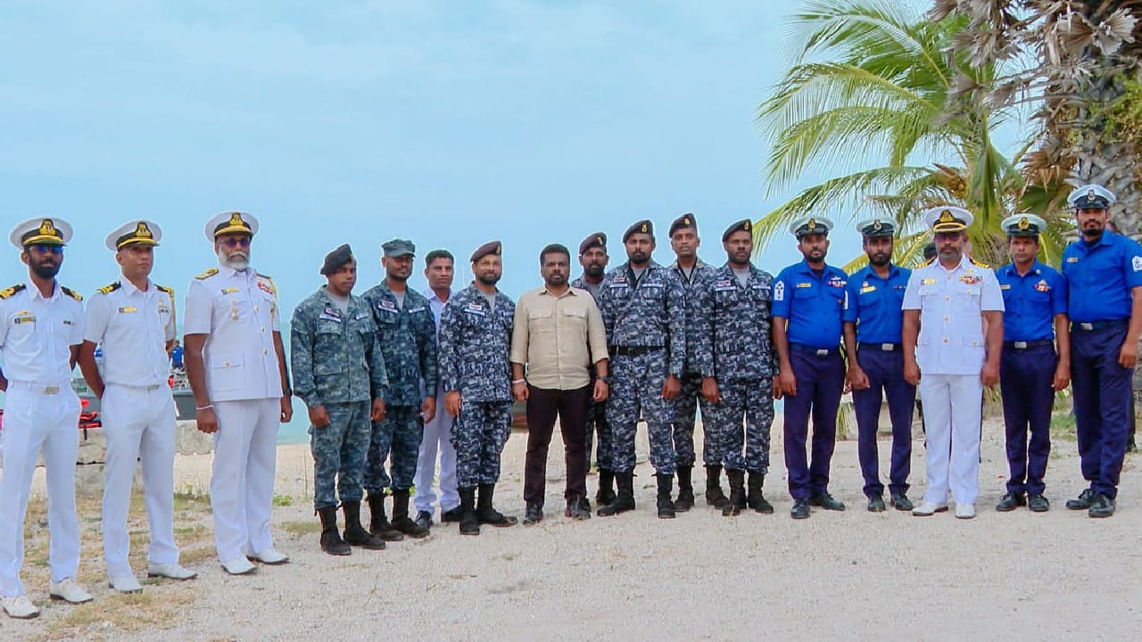 ಶ್ರೀಲಂಕಾ ಅಧ್ಯಕ್ಷ ಅನುರ ಕುಮಾರ ದಿಸಾನಾಯಕೆ ಕಚ್ಚತೀವುಗೆ ಭೇಟಿ ನೀಡಿದರು. ಈ ಮೂಲಕ ಈ ದ್ವೀಪಕ್ಕೆ ಭೇಟಿ ನೀಡಿದ ಮೊದಲ ಶ್ರೀಲಂಕಾದ ಅಧ್ಯಕ್ಷ ಎಂಬ ಹೆಗ್ಗಳಿಕೆಗೆ ಅವರು ಪಾತ್ರರಾದರು. 1.9 ಚದರ ಕಿ.ಮೀ. ವಿಸ್ತೀರ್ಣದ ಕಚ್ಚತೀವು ರಾಮೇಶ್ವರದಿಂದ 12 ನಾಟಿಕಲ್ ಮೈಲುಗಳಷ್ಟು ದೂರದಲ್ಲಿದೆ.