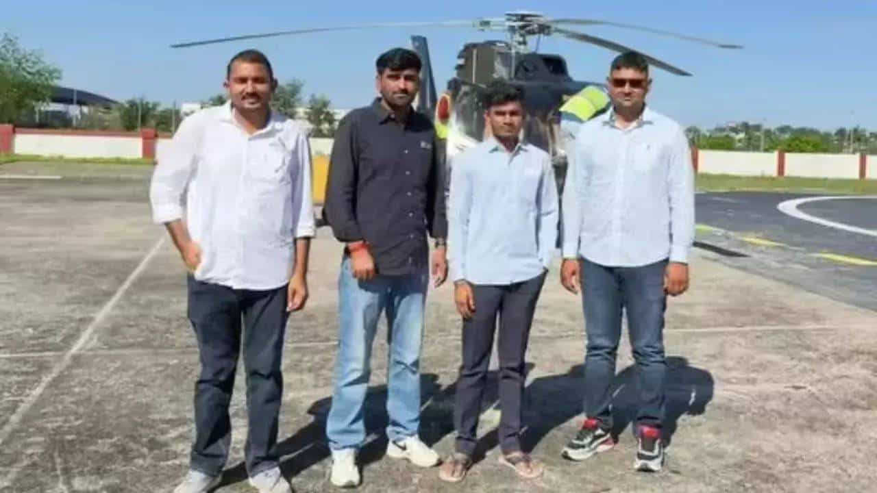 ಮಳೆ ಇರಲಿ, ಪ್ರವಾಹವೇ ಬರಲಿ ಪರೀಕ್ಷೆ ಬರೀತೀವಿ, ಪರೀಕ್ಷಾ ಕೇಂದ್ರಕ್ಕೆ ಹೆಲಿಕಾಪ್ಟರ್​ ಬಾಡಿಗೆ ಪಡೆದ ಬಿ.ಇಡಿ ವಿದ್ಯಾರ್ಥಿಗಳು