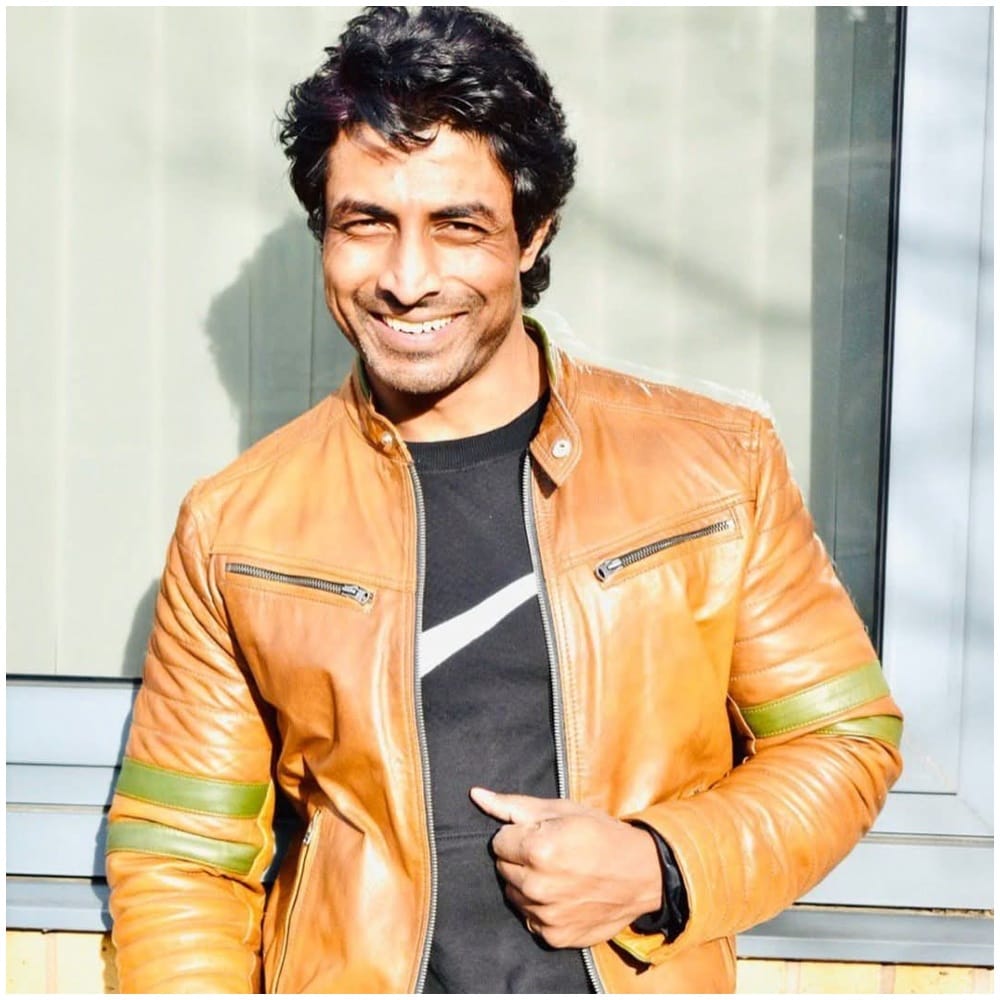 ಉಪೇಂದ್ರ ನಟನೆಯ ‘ಉಪ್ಪಿ 2’ ಚಿತ್ರದಲ್ಲಿ ಒಂದು ಸೈಡ್ ಕ್ಯಾರೆಕ್ಟರ್​ನಲ್ಲಿ ಕಾಣಿಸಿಕೊಂಡಿದ್ದ ಸುರೇಶ್ ಕುಮಾರ್ ಹೆಸರಿನ ಕೋಲಾರ ಮೂಲದ ವ್ಯಕ್ತಿ ಅಮೆರಿಕದಲ್ಲಿ ಸಂಭವಿಸಿದ ಕಾರು ಅಪಘಾತದಲ್ಲಿ ಮೃತಪಟ್ಟಿದ್ದಾರೆ. ಈ ವಿಚಾರ ಅವರ ಕುಟುಂಬಕ್ಕೆ ಶಾಕ್ ತಂದಿದೆ.