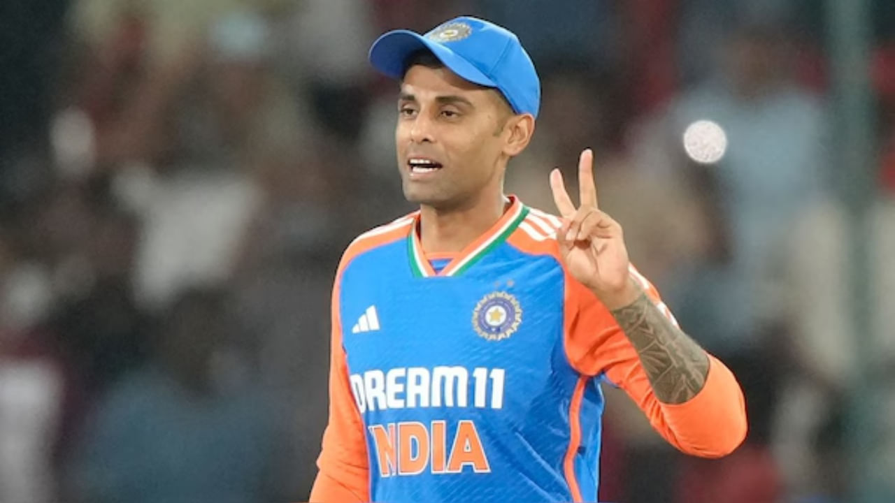 2023 ರಲ್ಲಿ ಸೂರ್ಯಕುಮಾರ್ ಯಾದವ್ ಅವರಿಗೆ ಟಿ20 ತಂಡದ ನಾಯಕತ್ವ ನೀಡಲಾಯಿತು. ಅವರ ನಾಯಕತ್ವದಲ್ಲಿ ಭಾರತ ತಂಡ ಇದುವರೆಗೆ 23 ಪಂದ್ಯಗಳನ್ನು ಆಡಿದೆ. ಇದರಲ್ಲಿ 18 ಪಂದ್ಯಗಳಲ್ಲಿ ಗೆಲುವು ಸಾಧಿಸಿದ್ದರೆ, 4 ಪಂದ್ಯಗಳಲ್ಲಿ ಭಾರತ ಸೋಲು ಅನುಭವಿಸಿದೆ. ಒಂದು ಪಂದ್ಯ ಟೈ ಆಗಿದೆ. ಈ ಅವಧಿಯಲ್ಲಿ ಅವರ ಗೆಲುವಿನ ಶೇಕಡಾವಾರು ಪ್ರಮಾಣ 82.6 ರಷ್ಟಿದೆ.