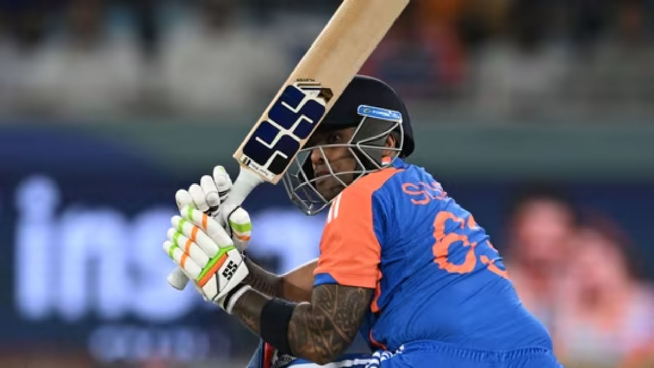 ಈ ವರ್ಷ ಒಂದು ರನ್ ಗಳಿಸಿದರೆ ಅಂತಾರಾಷ್ಟ್ರೀಯ ಟಿ20ಯಲ್ಲಿ 100 ರನ್ ಪೂರೈಸಬಹುದು. ಆದಾಗ್ಯೂ, ಪಾಕಿಸ್ತಾನ ವಿರುದ್ಧದ ಫೈನಲ್ನಲ್ಲಿ ಸೂರ್ಯಕುಮಾರ್ ಯಾದವ್ ಅವರಿಂದ ದೊಡ್ಡ ಇನ್ನಿಂಗ್ಸ್ ನಿರೀಕ್ಷಿಸಲಾಗುತ್ತಿದೆ. ಇಡೀ ದೇಶ ಸೂರ್ಯ, ದೊಡ್ಡ ಇನ್ನಿಂಗ್ಸ್ ಆಡಿ ತಂಡವನ್ನು ಗೆಲುವಿನತ್ತ ಕೊಂಡೊಯ್ಯುವುದನ್ನು ನೋಡಲು ಬಯಸುತ್ತದೆ. ಪಾಕಿಸ್ತಾನ ವಿರುದ್ಧದ ಫೈನಲ್ನಲ್ಲಿ ಅವರು ಹಾಗೆ ಮಾಡಿದರೆ ಎಲ್ಲಾ ಟೀಕೆಗಳಿಗೆ ಉತ್ತರಿಸಿದಂತ್ತಾಗುತ್ತದೆ.