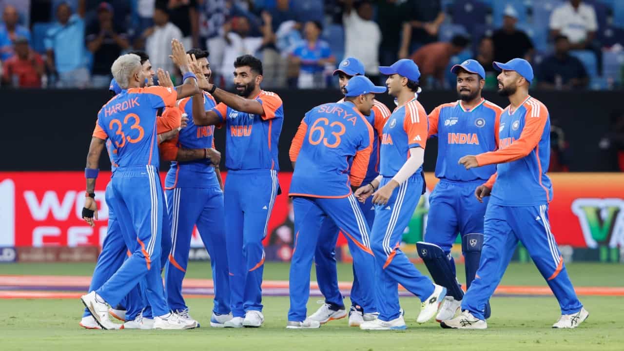 IND vs PAK: ಫಲಿಸಿತು ಕೋಟ್ಯಾಂತರ ಭಾರತೀಯರ ಪ್ರಾರ್ಥನೆ; ಪಾಕ್ ಬಗ್ಗುಬಡಿದ ಭಾರತ IND vs PAK: ಫಲಿಸಿತು ಕೋಟ್ಯಾಂತರ ಭಾರತೀಯರ ಪ್ರಾರ್ಥನೆ; ಪಾಕ್ ಬಗ್ಗುಬಡಿದ ಭಾರತ