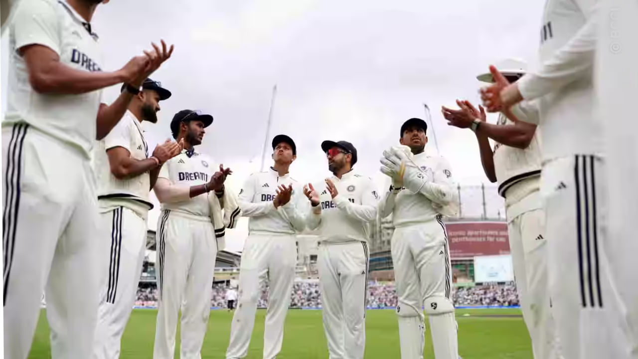 ಭಾರತ ಮತ್ತು ವೆಸ್ಟ್ ಇಂಡೀಸ್ ನಡುವಿನ ಟೆಸ್ಟ್ ಸರಣಿಯು ಅಕ್ಟೋಬರ್ 2 ರಿಂದ ಶುರುವಾಗಲಿದೆ. ಅಕ್ಟೋಬರ್ 2 ರಿಂದ ಆರಂಭವಾಗಲಿರುವ ಮೊದಲ ಪಂದ್ಯಕ್ಕೆ ಅಹಮದಾಬಾದ್ ನ ನರೇಂದ್ರ ಮೋದಿ ಸ್ಟೇಡಿಯಂ ಆತಿಥ್ಯವಹಿಸಲಿದೆ. ಇನ್ನು ಅಕ್ಟೋಬರ್ 10 ರಿಂದ ಶುರುವಾಗಲಿರುವ ದ್ವಿತೀಯ ಪಂದ್ಯವು ದೆಹಲಿಯ ಅರುಣ್ ಜೇಟ್ಲಿ ಸ್ಟೇಡಿಯಂನಲ್ಲಿ ನಡೆಯಲಿದೆ.