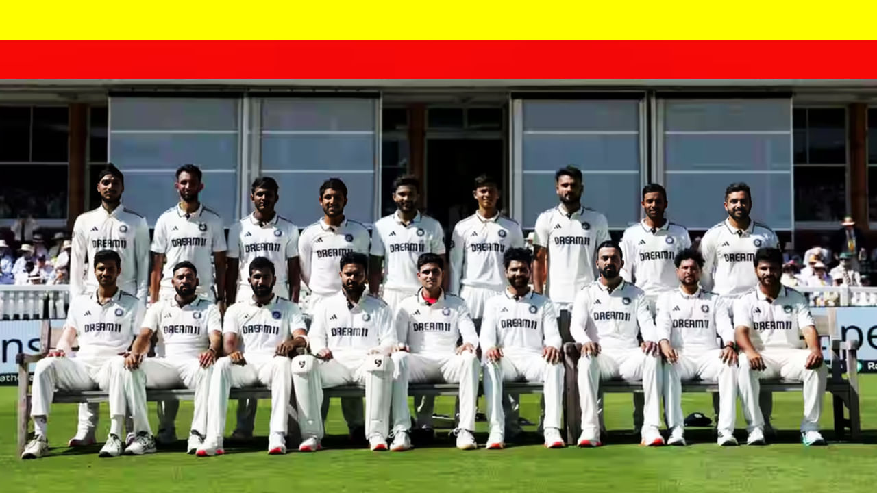 ಏಷ್ಯಾಕಪ್ (Asia Cup 2025) ಟಿ20 ಟೂರ್ನಿಯ ಮುಕ್ತಾಯದ ಬೆನ್ನಲ್ಲೇ ಭಾರತ ತಂಡವು ಟೆಸ್ಟ್ ಸರಣಿಗಾಗಿ ಸಜ್ಜಾಗಲಿದೆ. ತವರಿನಲ್ಲಿ ನಡೆಯಲಿರುವ ವೆಸ್ಟ್ ಇಂಡೀಸ್ ವಿರುದ್ಧದ ಈ ಸರಣಿಗಾಗಿ ಇದೇ ವಾರ ಭಾರತ ತಂಡವನ್ನು ಪ್ರಕಟಿಸಲಾಗುತ್ತದೆ. ಈ ತಂಡದಲ್ಲಿ ಇಬ್ಬರು ಕನ್ನಡಿಗರು ಕಾಣಿಸಿಕೊಳ್ಳುವುದು ಬಹುತೇಕ ಖಚಿತ. ಆದರೆ ಓರ್ವ ಕನ್ನಡಿಗ ತಂಡದಿಂದ ಹೊರಬೀಳಲಿದ್ದಾರೆ ಎಂಬ ಸುದ್ದಿಯೊಂದು ಹೊರಬಿದ್ದಿದೆ.