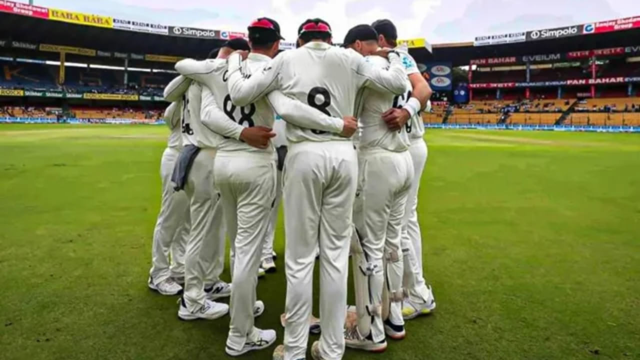 ಜಾರ್ಖಂಡ್ ತಂಡ: ಇಶಾನ್ ಕಿಶನ್ (ನಾಯಕ), ವಿರಾಟ್ ಸಿಂಗ್, ಶರಣದೀಪ್ ಸಿಂಗ್, ಶಿಖರ್ ಮೋಹನ್, ಕುಮಾರ್ ಕುಶಾಗ್ರಾ, ಕುಮಾರ್ ಸೂರಜ್, ಅನುಕುಲ್ ರಾಯ್, ಮನೀಷಿ, ವಿಕಾಸ್ ಕುಮಾರ್, ಜತಿನ್ ಕುಮಾರ್ ಪಾಂಡೆ, ವಿಕಾಸ್ ಸಿಂಗ್, ಆದಿತ್ಯ ಸಿಂಗ್, ಸಾಹಿಲ್ ರಾಜ್, ಶುಭಂ ಸಿಂಗ್, ಆರ್ಯಮನ್ ಸಿಂಗ್ ಮತ್ತು ರಿಶವ್ ರಾಜ್.