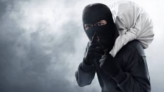 ಮಳೆ ಇರಲಿ, ಪ್ರವಾಹವೇ ಬರಲಿ ಪರೀಕ್ಷೆ ಬರೀತೀವಿ, ಪರೀಕ್ಷಾ ಕೇಂದ್ರಕ್ಕೆ ಹೆಲಿಕಾಪ್ಟರ್​ ಬಾಡಿಗೆ ಪಡೆದ ಬಿ.ಇಡಿ ವಿದ್ಯಾರ್ಥಿಗಳು