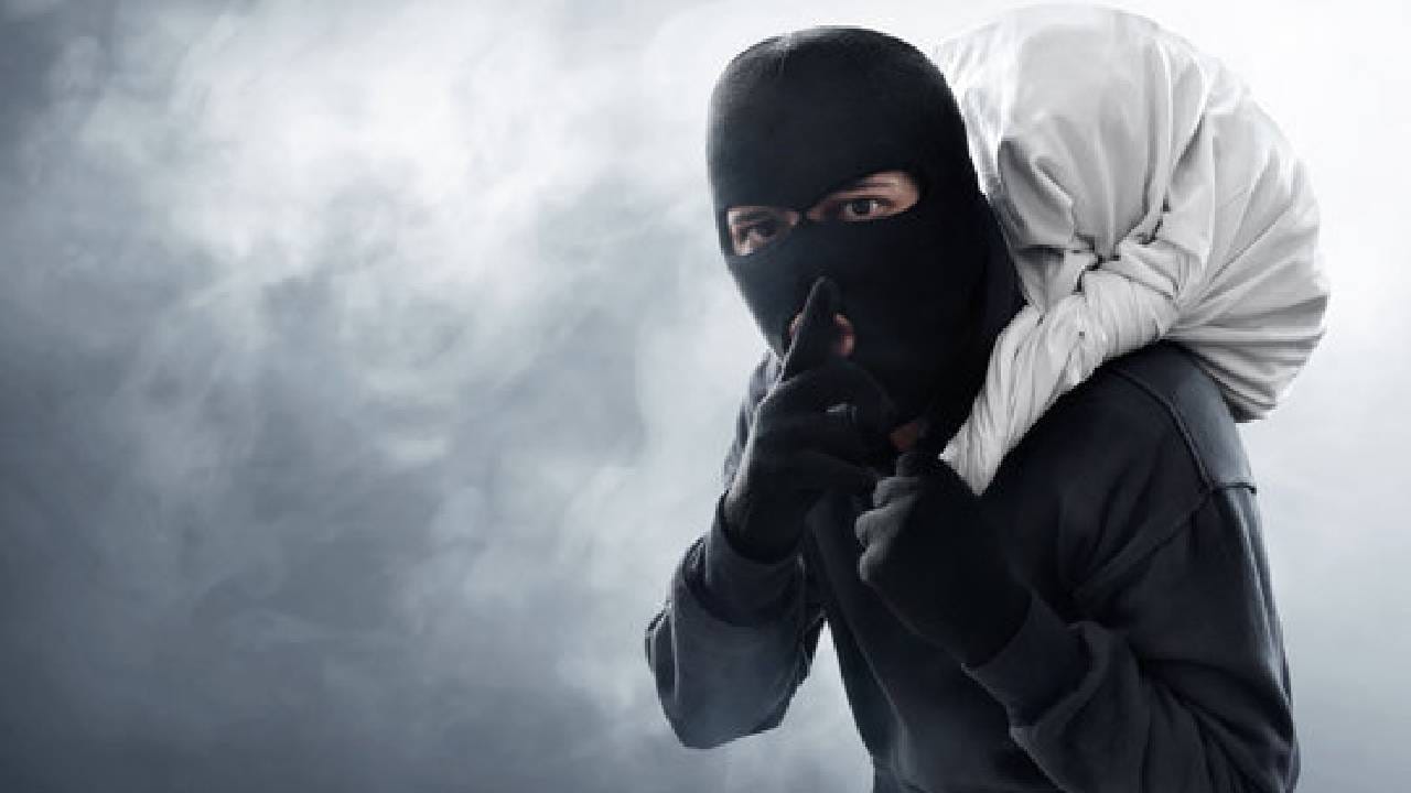 80ಸಾವಿರ ರೂ. ಕದಿಯಲು ಹೋಗಿ 2 ಲಕ್ಷ ರೂ ಮೌಲ್ಯದ ಬೈಕ್ ಕಳೆದುಕೊಂಡ ಕಳ್ಳರು 80ಸಾವಿರ ರೂ. ಕದಿಯಲು ಹೋಗಿ 2 ಲಕ್ಷ ರೂ ಮೌಲ್ಯದ ಬೈಕ್ ಕಳೆದುಕೊಂಡ ಕಳ್ಳರು