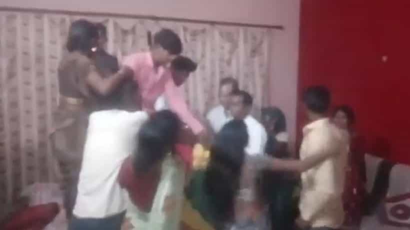 Viral: ಸಮೋಸ ತರಲು ನಿರಾಕರಿಸಿದ ಪತಿ, ಕೋಪದಲ್ಲಿ ಥಳಿಸಿ ಹಲ್ಲೆಗೆ ಯತ್ನಿಸಿದ ಪತ್ನಿ