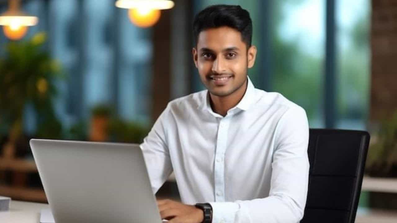 Viral: ಅಂದು ತಿಂಗಳಿಗೆ 18 ಸಾವಿರ ರೂ ಸಂಬಳ, ಇಂದು ವಾರ್ಷಿಕ ಸಂಬಳವೇ 24 ಲಕ್ಷ ರೂ; ಯಶಸ್ಸಿನ ಹಾದಿ ಬಿಚ್ಚಿಟ್ಟ ಬೆಂಗಳೂರಿನ ಯುವಕ