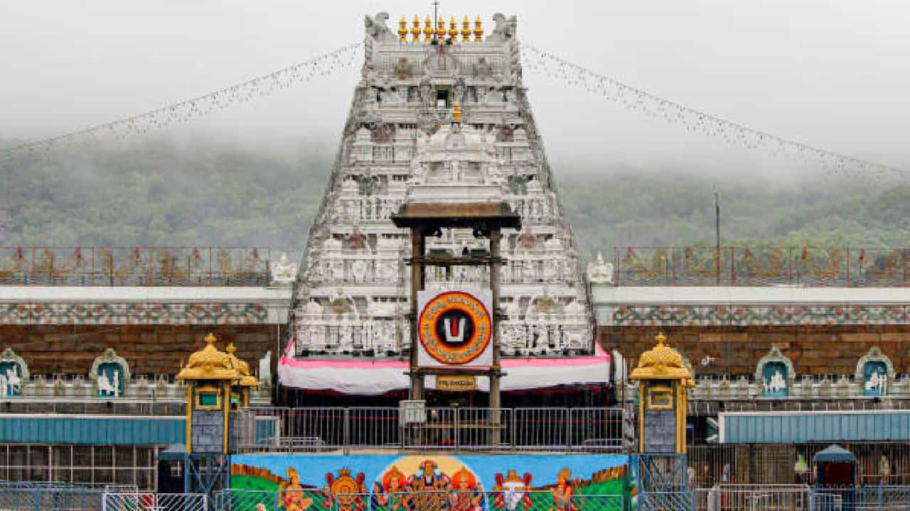 ದಲಿತರ ಗ್ರಾಮಗಳಲ್ಲಿ ಟಿಟಿಡಿಯಿಂದ 1 ಸಾವಿರ ದೇವಾಲಯಗಳ ನಿರ್ಮಾಣ ದಲಿತರ ಗ್ರಾಮಗಳಲ್ಲಿ ಟಿಟಿಡಿಯಿಂದ 1 ಸಾವಿರ ದೇವಾಲಯಗಳ ನಿರ್ಮಾಣ