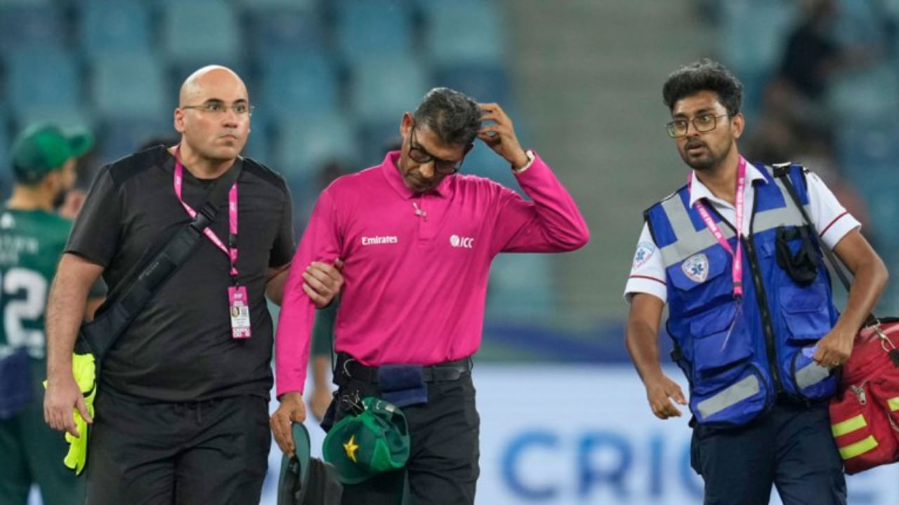 Asia Cup 2025: ಪಾಕ್ ಆಟಗಾರ ಮಾಡಿದ ಎಡವಟ್ಟಿನಿಂದ ಅರ್ಧದಲ್ಲೇ ಮೈದಾನ ತೊರೆದ ಅಂಪೈರ್; ವಿಡಿಯೋ