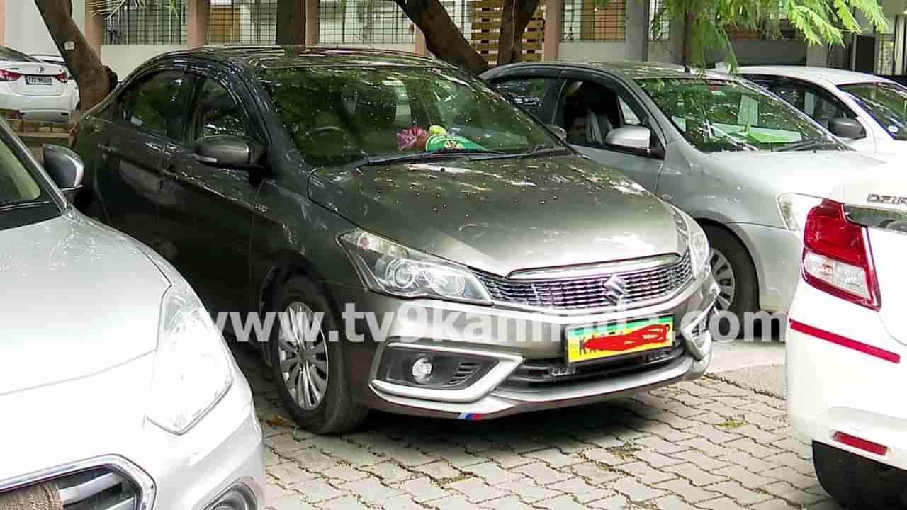 ವಾಹನದ ನಂಬರ್ ಪ್ಲೇಟ್ನಲ್ಲಿ ಹೆಸರು, ಲಾಂಛನ ಹಾಕಿಸಿದ್ದೀರಾ? ಈಗಲೇ ತೆಗೆಸಿಬಿಡಿ, ಇಲ್ಲಾಂದ್ರೆ ಬೀಳುತ್ತೆ ಭಾರಿ ದಂಡ