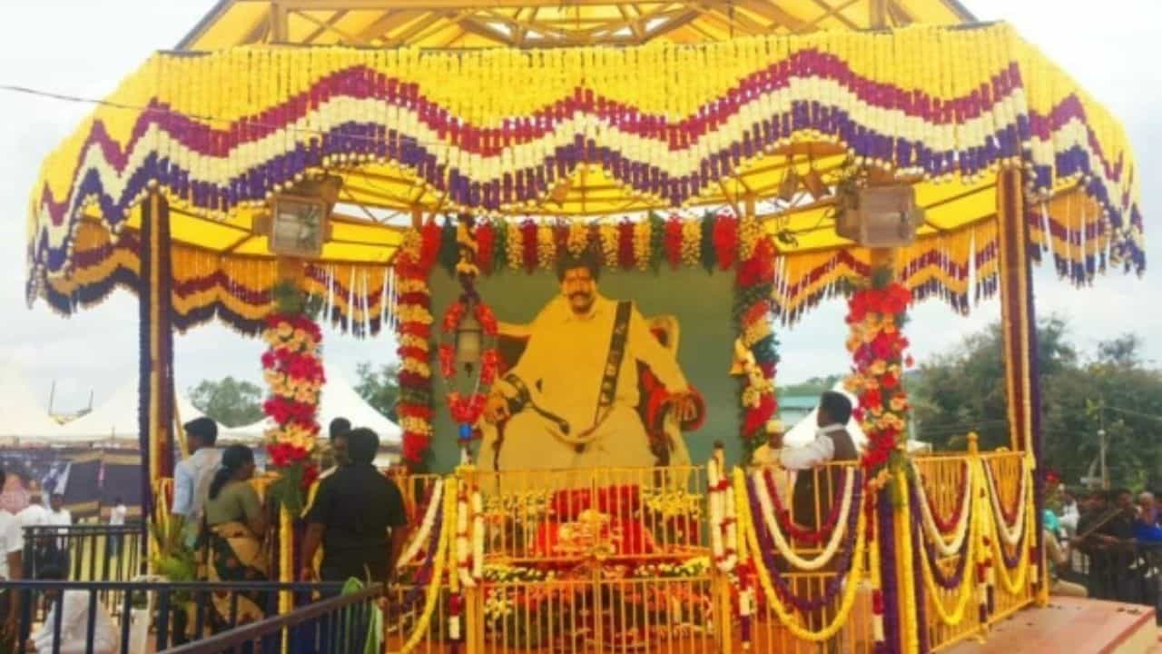 ವಿಷ್ಣುವರ್ಧನ್ ಹುಟ್ಟುಹಬ್ಬ ಆಚರಣೆಗೆ ಅನುಮತಿ ನಿರಾಕರಣೆ: ಅಡಚಣೆ ಯಾರಿಂದ? ವಿಷ್ಣುವರ್ಧನ್ ಹುಟ್ಟುಹಬ್ಬ ಆಚರಣೆಗೆ ಅನುಮತಿ ನಿರಾಕರಣೆ: ಅಡಚಣೆ ಯಾರಿಂದ?