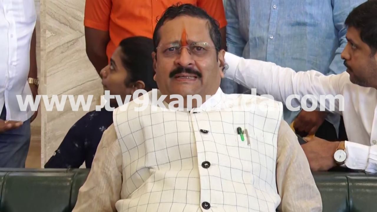 ಹಿಂದೂ ಧರ್ಮದಿಂದ ಲಿಂಗಾಯತರ ದೂರ ಮಾಡಲು ಕಮ್ಯೂನಿಸ್ಟ್ ಮೈಂಡೆಡ್ ಸ್ವಾಮೀಜಿಗಳ ಸಂಚು: ಯತ್ನಾಳ್ ಕಿಡಿ