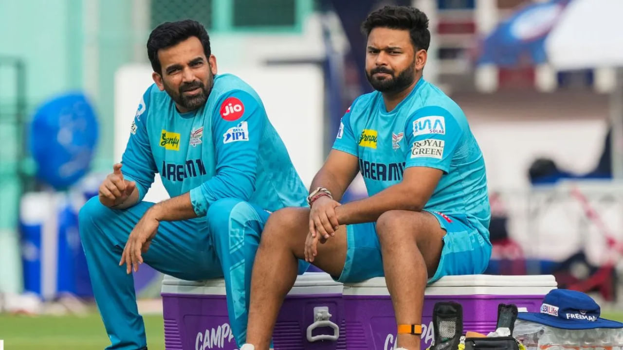 ಪ್ರಸ್ತುತ ಜಹೀರ್ ಖಾನ್ ಮಾರ್ಗದರ್ಶಕ ಹುದ್ದೆಯನ್ನು ತೊರೆಯಲು ಕಾರಣವೇನು ಎಂಬುದು ಬಹಿರಂಗಗೊಂಡಿಲ್ಲ. ವರದಿಗಳ ಪ್ರಕಾರ, ಜಹೀರ್ ಖಾನ್ ರಾಜೀನಾಮೆ ನೀಡಲು ಪ್ರಮುಖ ಕಾರಣ ಮುಖ್ಯ ಕೋಚ್ ಜಸ್ಟಿನ್ ಲ್ಯಾಂಗರ್ ಮತ್ತು ತಂಡದ ಮಾಲೀಕ ಸಂಜೀವ್ ಗೋಯೆಂಕಾ ಅವರೊಂದಿಗಿನ ಭಿನ್ನಾಭಿಪ್ರಾಯ ಎಂದು ಹೇಳಲಾಗುತ್ತಿದೆ. 
