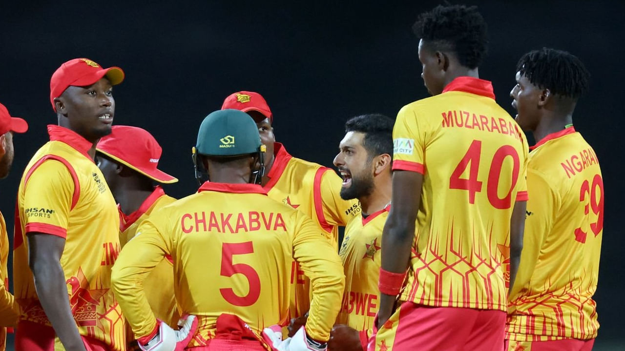 ಇನ್ನು ಈ ಪಂದ್ಯದಲ್ಲಿ ಶ್ರೀಲಂಕಾ ನೀಡಿದ  81 ರನ್​ಗಳ ಗುರಿಯನ್ನು ಝಿಂಬಾಬ್ವೆ ತಂಡವು 14.2 ಓವರ್​ಗಳಲ್ಲಿ ಚೇಸ್ ಮಾಡಿ 5 ವಿಕೆಟ್​ಗಳ ಭರ್ಜರಿ ಜಯ ಸಾಧಿಸಿದೆ. ಈ ಗೆಲುವಿನೊಂದಿಗೆ ಮೂರು ಪಂದ್ಯಗಳ ಟಿ20 ಸರಣಿಯಲ್ಲಿ ಝಿಂಬಾಬ್ವೆ 1-1 ಅಂತರದಿಂದ ಸಮಬಲ ಸಾಧಿಸುವಲ್ಲಿ ಯಶಸ್ವಿಯಾಗಿದೆ.