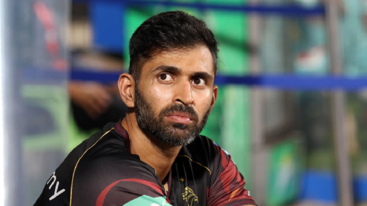 ಇದೀಗ ಕೆಕೆಆರ್​ ಮುಖ್ಯ ಕೋಚ್ ಸ್ಥಾನದಿಂದ ಚಂದ್ರಕಾಂತ್ ಪಂಡಿತ್ ಕೆಳಗಿಳಿದಿದ್ದು, ಇದರ ಬೆನ್ನಲ್ಲೇ ಅಭಿಷೇಕ್ ನಾಯರ್ ಅವರಿಗೆ ಮುಖ್ಯ ಕೋಚ್ ಆಗಿ ನೇಮಿಸಲಾಗಿದೆ. ಇತ್ತ ಅಭಿಷೇಕ್ ನಾಯರ್ ಕೆಕೆಆರ್ ತಂಡ ಕೋಚ್ ಆಗುತ್ತಿದ್ದಂತೆ ಕೊಲ್ಕತ್ತಾ ನೈಟ್ ರೈಡರ್ಸ್ ತಂಡದಲ್ಲಿ ಮಹತ್ವದ ಬದಲಾವಣೆ ಕಂಡು ಬರಲಿದೆ ಎಂಬ ಮಾತುಗಳು ಕೇಳಿ ಬರುತ್ತಿದೆ. ಹೀಗಾಗಿ ಐಪಿಎಲ್ 2026ರ ಹರಾಜಿಗೂ ಮುನ್ನ ಕೆಕೆಆರ್ ತಂಡಕ್ಕೆ ಮೇಜರ್ ಸರ್ಜರಿಯಾದರೂ ಅಚ್ಚರಿಪಡಬೇಕಿಲ್ಲ.