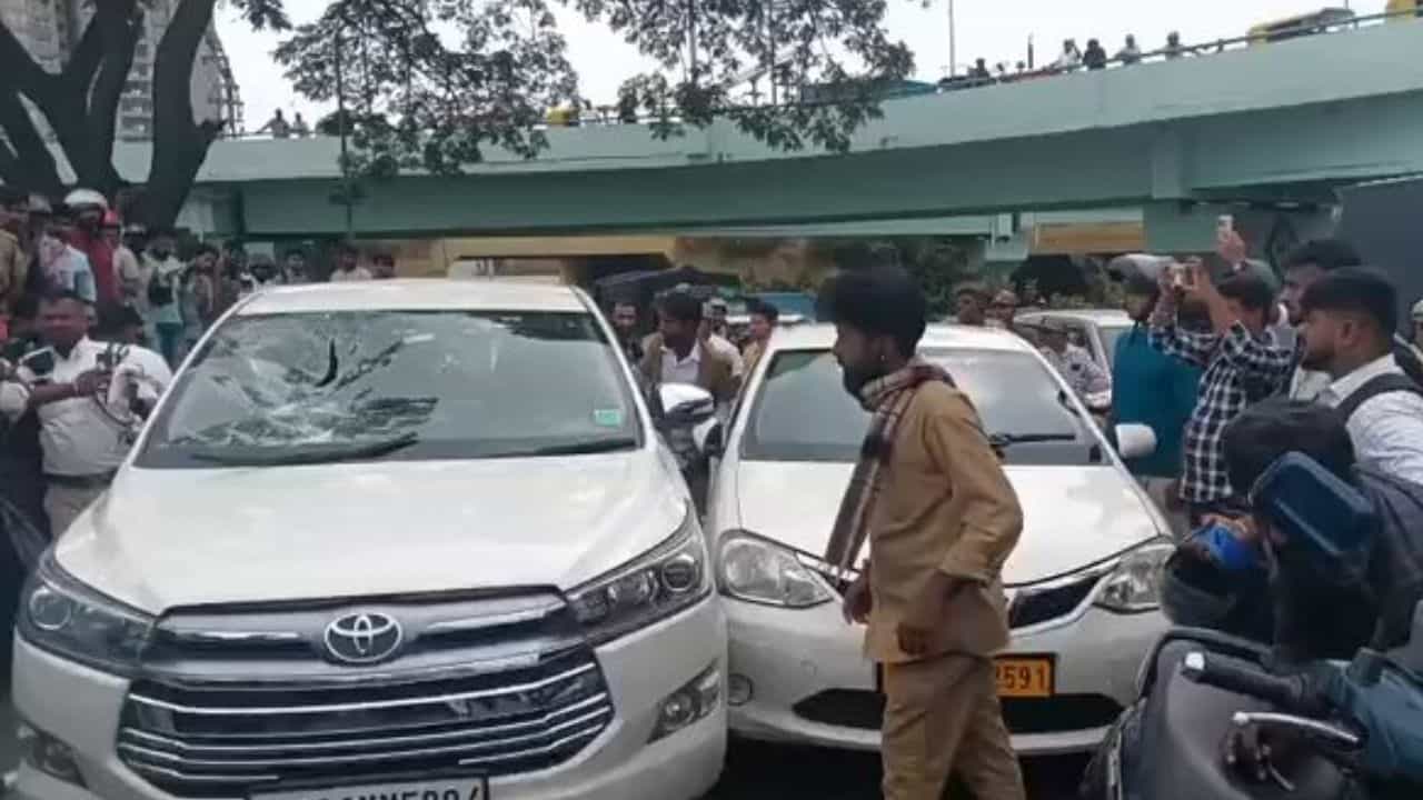 ಅಪಘಾತವಾದ್ರೆ ಇನ್ಮುಂದ್ರೆ ಪೊಲೀಸರಿಗೆ ಕರೆ ಮಾಡೋದೇ ಬೇಡ: ಹೊಸ ಟೆಕ್ನಾಲಜಿ ಪರಿಚಯಿಸಿದ BTP ಅಪಘಾತವಾದ್ರೆ ಇನ್ಮುಂದ್ರೆ ಪೊಲೀಸರಿಗೆ ಕರೆ ಮಾಡೋದೇ ಬೇಡ: ಹೊಸ ಟೆಕ್ನಾಲಜಿ ಪರಿಚಯಿಸಿದ BTP