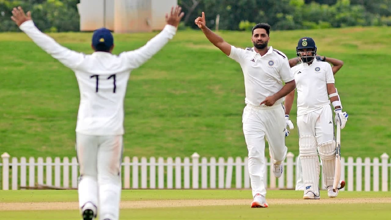 130 ರನ್​ಗಳ ಹಿನ್ನಡೆಯೊಂದಿಗೆ ದ್ವಿತೀಯ ಇನಿಂಗ್ಸ್ ಆರಂಭಿಸಿದ ರಾಜಸ್ಥಾನ್ ತಂಡಕ್ಕೆ ಆಖಿಬ್ ನಬಿ ಆಘಾತದ ಮೇಲೆ ಆಘಾತ ನೀಡಿದ್ದರು. ತಾನೆಸೆದ ಮೊದಲ 6 ಓವರ್​ಗಳಲ್ಲಿ ಕೇವಲ 5 ರನ್ ನೀಡಿ ಆಖಿಬ್ 5 ವಿಕೆಟ್ ಉರುಳಿಸಿದರು. ಇದಾದ ಬಳಿಕ ಮತ್ತೆರಡು ವಿಕೆಟ್ ಪಡೆದರು. ಈ ಮೂಲಕ 11 ಓವರ್​ಗಳಲ್ಲಿ ಕೇವಲ 24 ರನ್ ನೀಡಿ 7 ವಿಕೆಟ್ ಕಬಳಿಸಿದರು. ಪರಿಣಾಮ ರಾಜಸ್ಥಾನ್ ತಂಡವು ಕೇವಲ 89 ರನ್​​ಗೆ ಆಲೌಟ್ ಆಯಿತು.