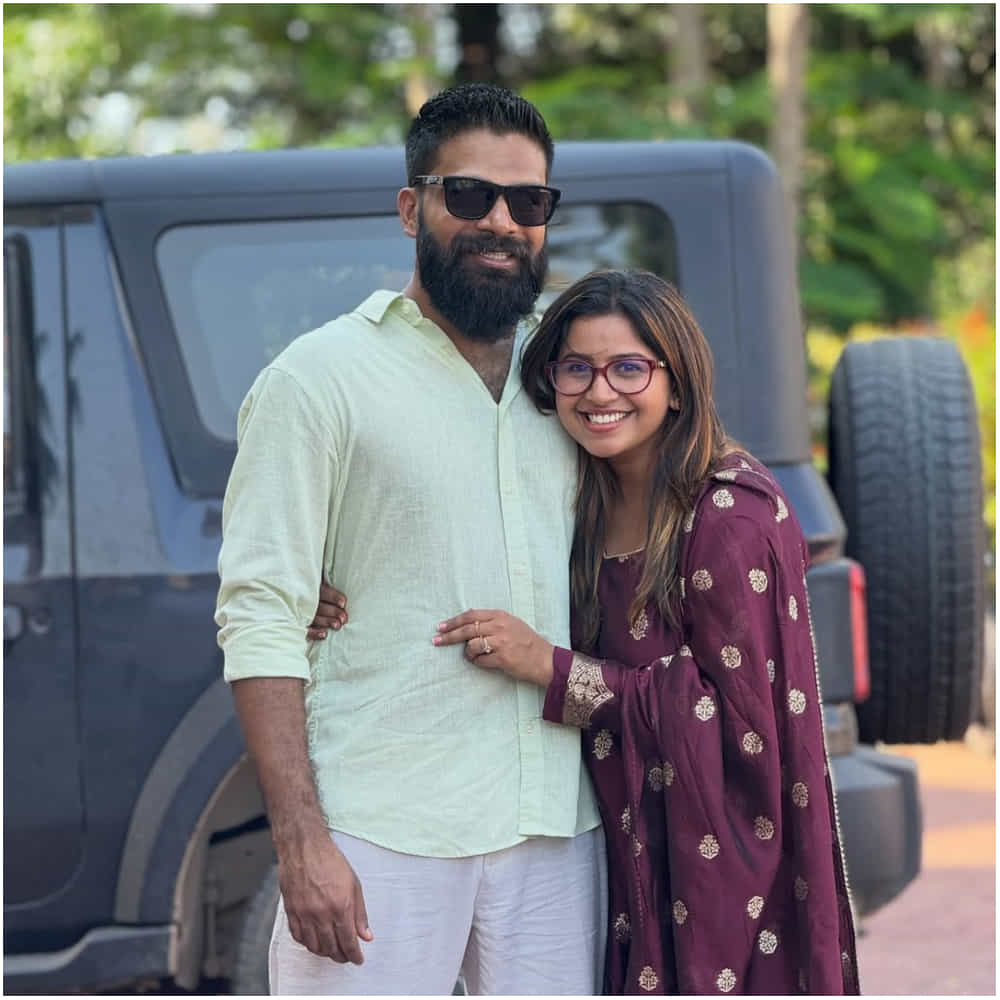 ನಟಿ ಅನುಶ್ರೀ ಹಾಗೂ ಅವರ ಪತಿ ರೋಶನ್ ಹಾಯಾಗಿ ದಾಂಪತ್ಯ ನಡೆಸುತ್ತಿದ್ದಾರೆ. ಇಂದು (ಅಕ್ಟೋಬರ್ 14) ರೋಷನ್ ಜನ್ಮದಿನ. ಈ ವಿಶೇಷ ದಿನದಂದು ಪತಿಗೆ ಅನುಶ್ರೀ ವಿಶ್ ಮಾಡಿದ್ದಾರೆ. ವಿಶೇಷ ಸಾಲುಗಳನ್ನು ಕೂಡ ಬರೆದಿದ್ದಾರೆ.