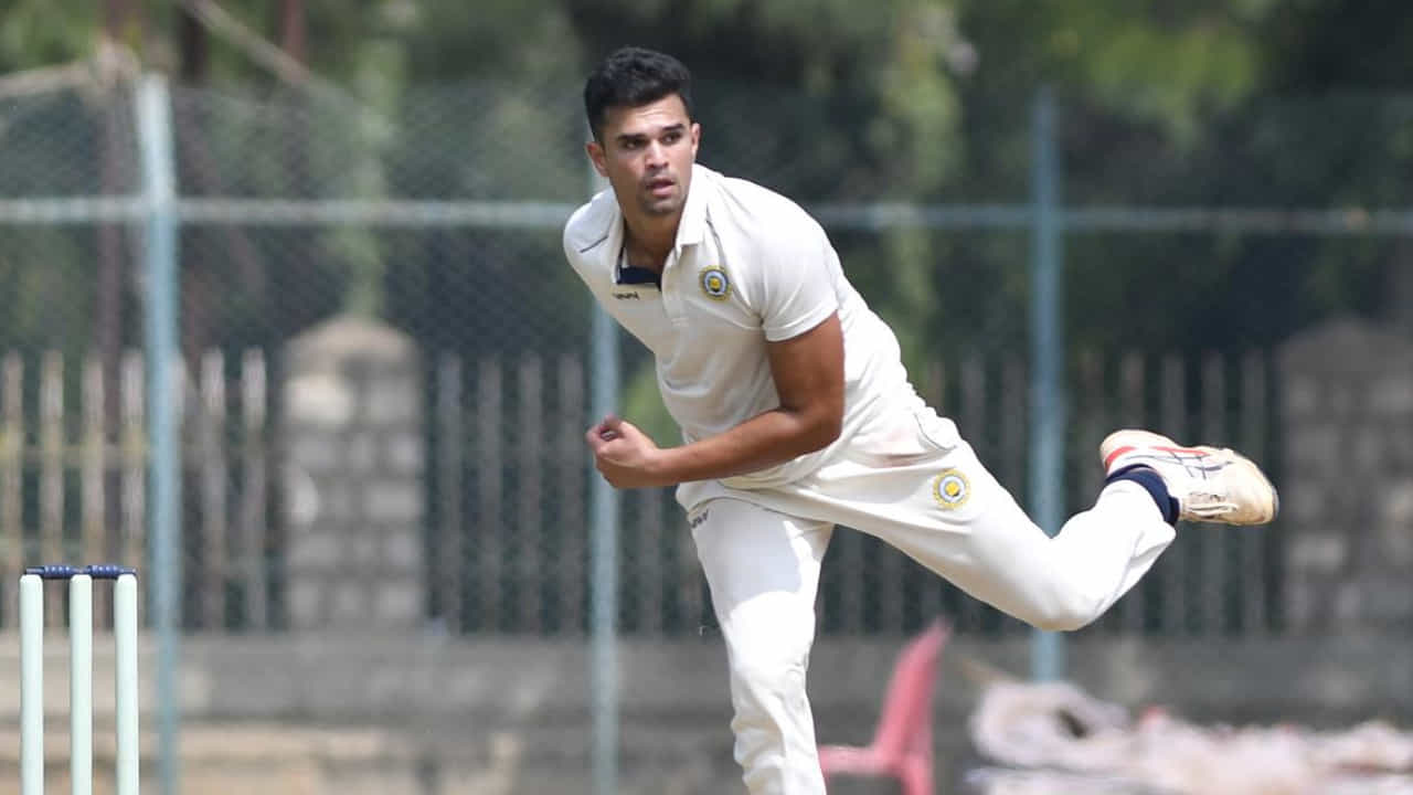 Ranji Trophy: ಮೊದಲ ಇನ್ನಿಂಗ್ಸ್ನಲ್ಲೇ ಕರ್ನಾಟಕವನ್ನು ಕಾಡಿದ ಅರ್ಜುನ್ ತೆಂಡೂಲ್ಕರ್ Ranji Trophy: ಮೊದಲ ಇನ್ನಿಂಗ್ಸ್ನಲ್ಲೇ ಕರ್ನಾಟಕವನ್ನು ಕಾಡಿದ ಅರ್ಜುನ್ ತೆಂಡೂಲ್ಕರ್