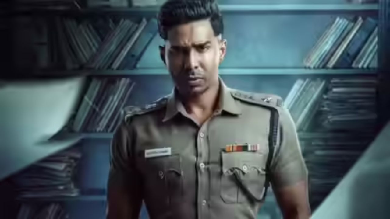 ತಮಿಳಿನ ಆಕ್ಷನ್ ಥ್ರಿಲ್ಲರ್ ಸಿನಿಮಾ ‘ಆರ್ಯನ್’ ಸಹ ನಾಳೆ (ಅಕ್ಟೋಬರ್ 31) ರಂದು ಚಿತ್ರಮಂದಿರಗಳಲ್ಲಿ ಬಿಡುಗಡೆ ಆಗಲಿದೆ. ಈ ಸಿನಿಮಾನಲ್ಲಿ ವಿಷ್ಣು ವಿಜಯನ್ ನಾಯಕ, ಕನ್ನಡತಿ ಶ್ರದ್ಧಾ ಶ್ರೀನಾಥ್ ನಾಯಕಿ. ಸಿನಿಮಾದ ಟ್ರೈಲರ್ ಕುತೂಹಲ ಮೂಡಿಸುವಂತಿದೆ.