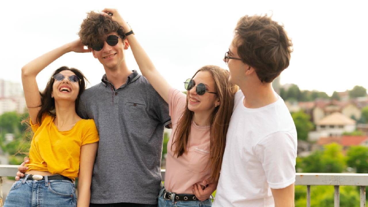 ಈ ಗುಣಗಳು ನಿಮ್ಮಲ್ಲಿದ್ದರೆ, ಎಲ್ಲರೂ ನಿಮ್ಮತ್ತ ಆಕರ್ಷಿತರಾಗುತ್ತಾರಂತೆ ಈ ಗುಣಗಳು ನಿಮ್ಮಲ್ಲಿದ್ದರೆ, ಎಲ್ಲರೂ ನಿಮ್ಮತ್ತ ಆಕರ್ಷಿತರಾಗುತ್ತಾರಂತೆ